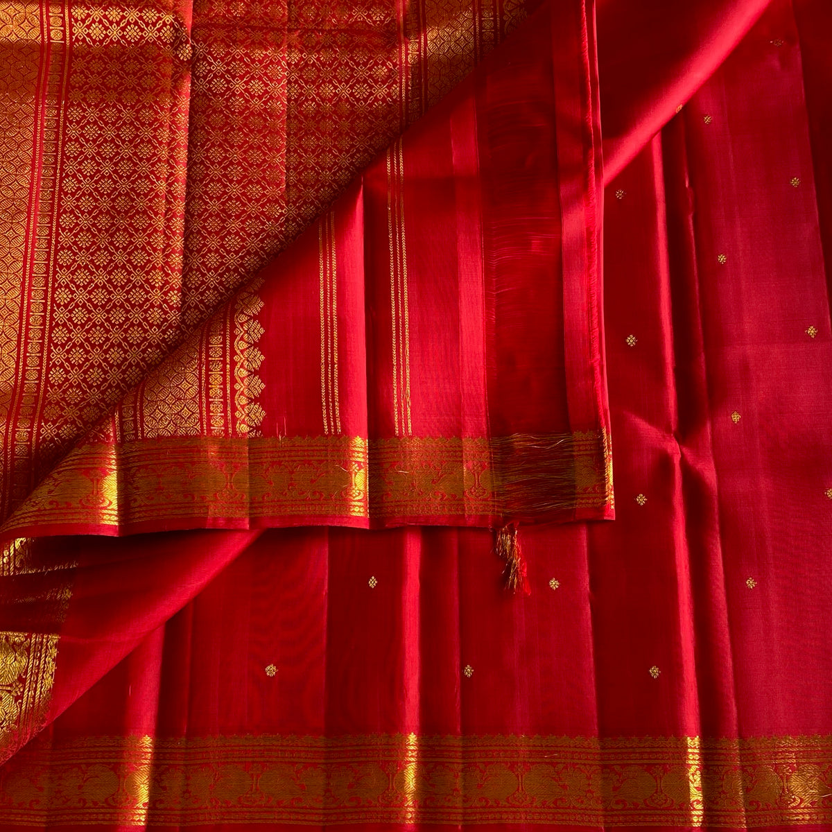 Ruby Red Kanjeevaram Pure Zari Silk Saree With Antique Gold Pallu