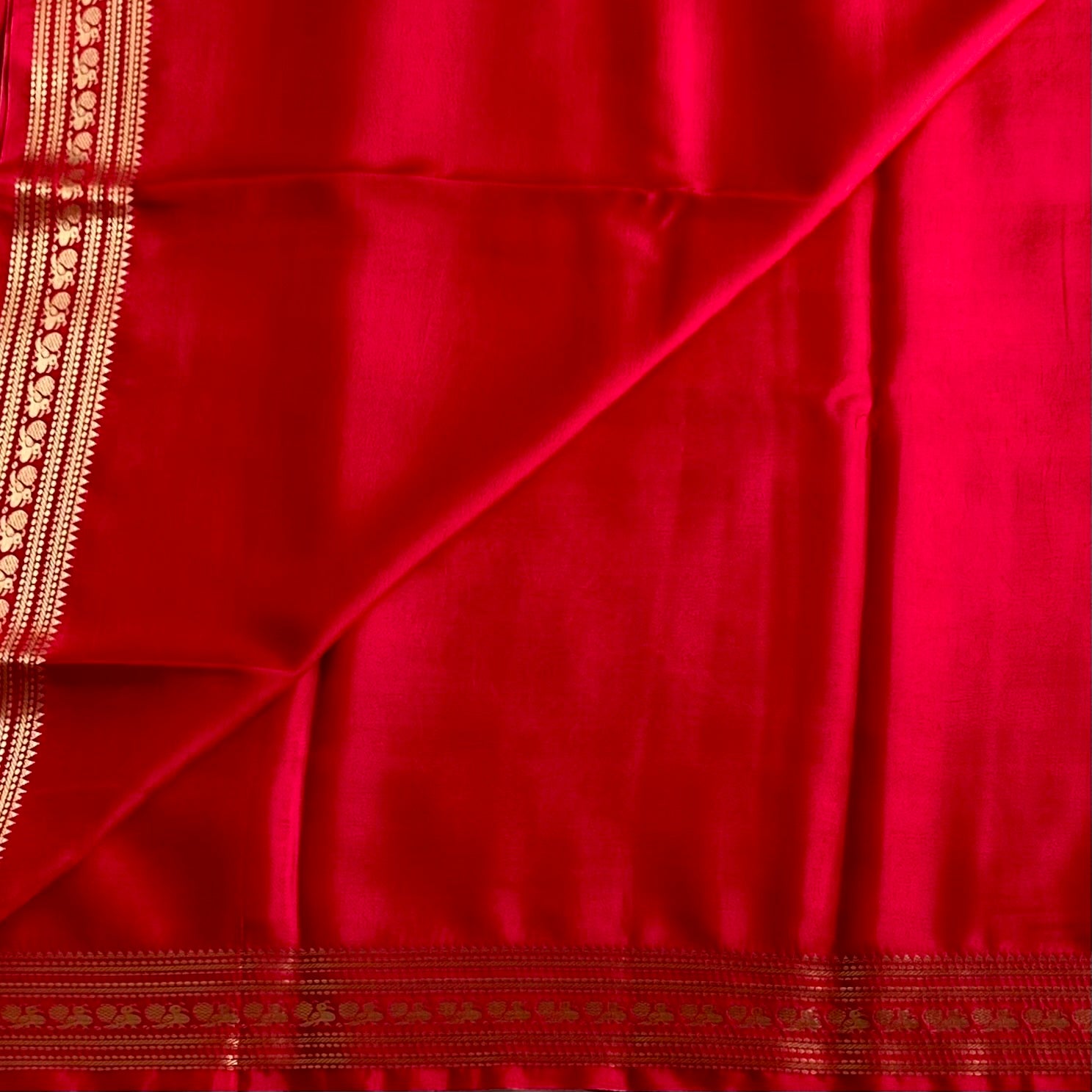 Tomato Pink Premium Soft Crepe Silk With Metallic Gold Pallu