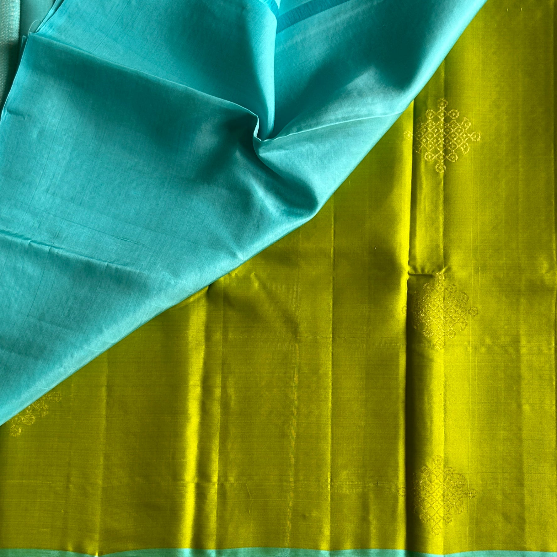 Lime Green Designer Pure Silk Saree With Aqua Blue Pallu & Kollam Zari