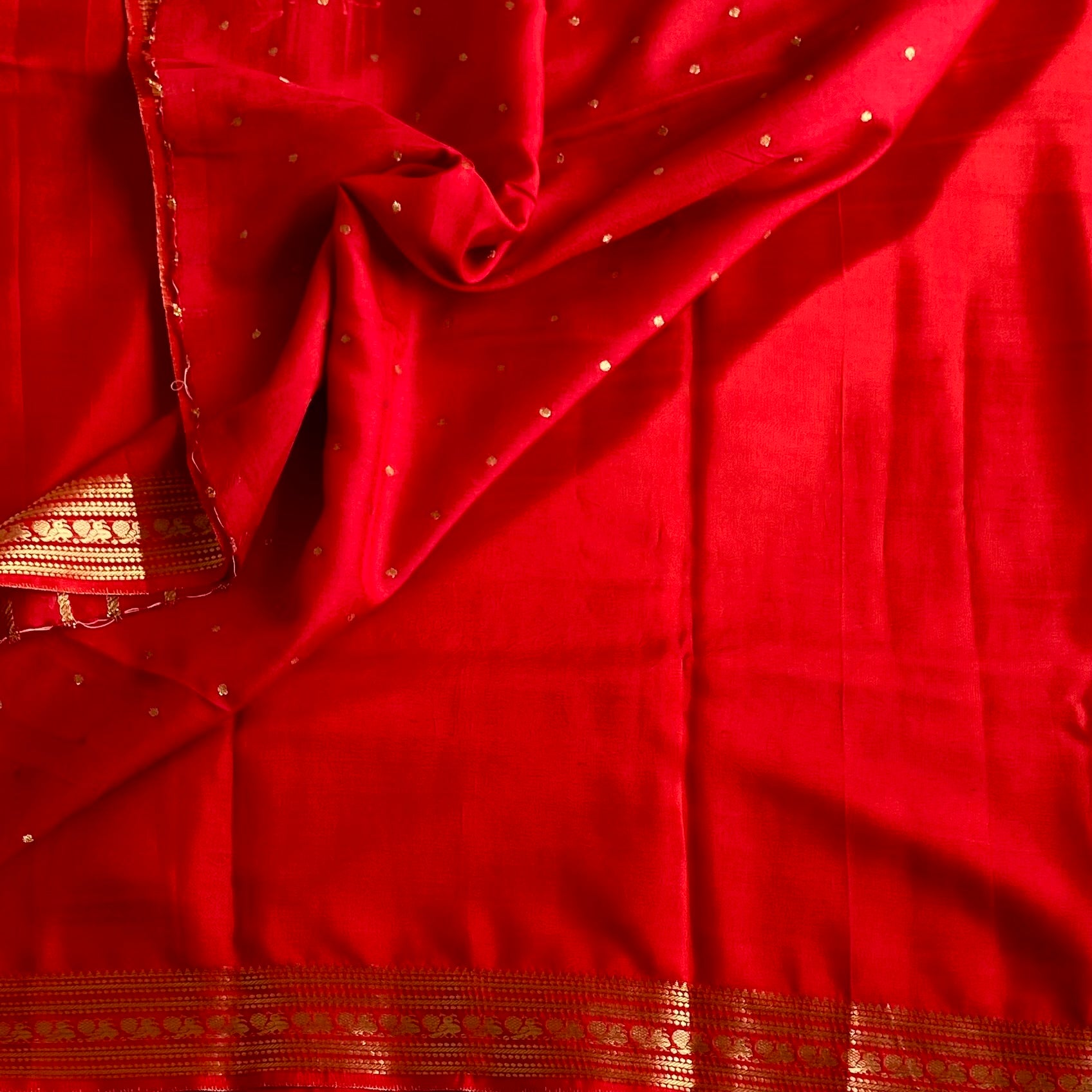 Scarlet Red Soft Crepe Silk Saree With Antique Gold Pallu And Border
