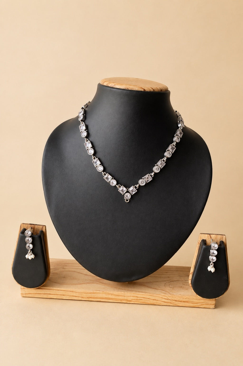 White Stone - Oxidized neckwear Set