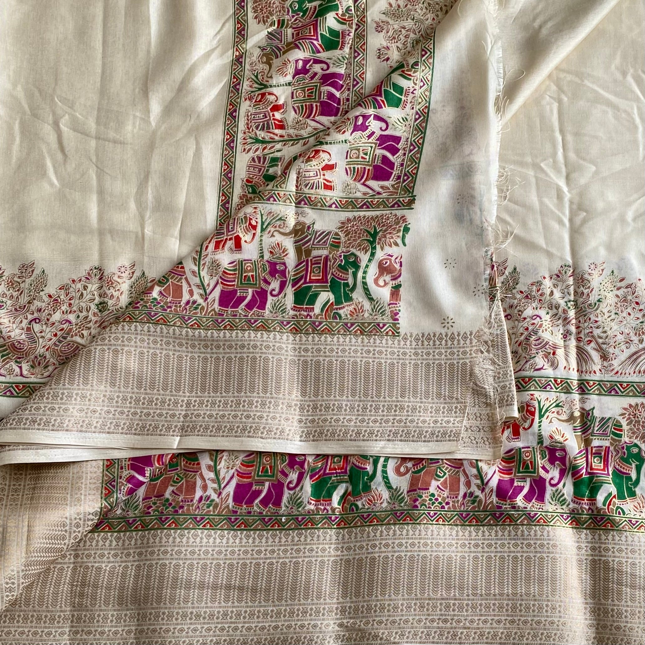 Ivory Softest Lightweight Beauty With Rani Pink Elephant Border & Rich Pallu