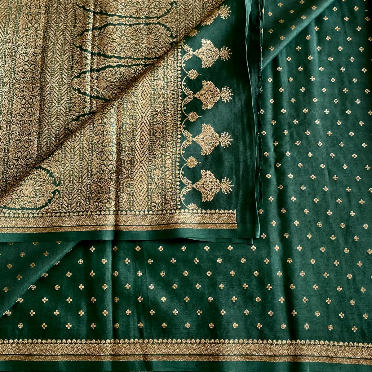 Emerald Green Banarasi Crepe Silk Saree With Antique Gold Brocade