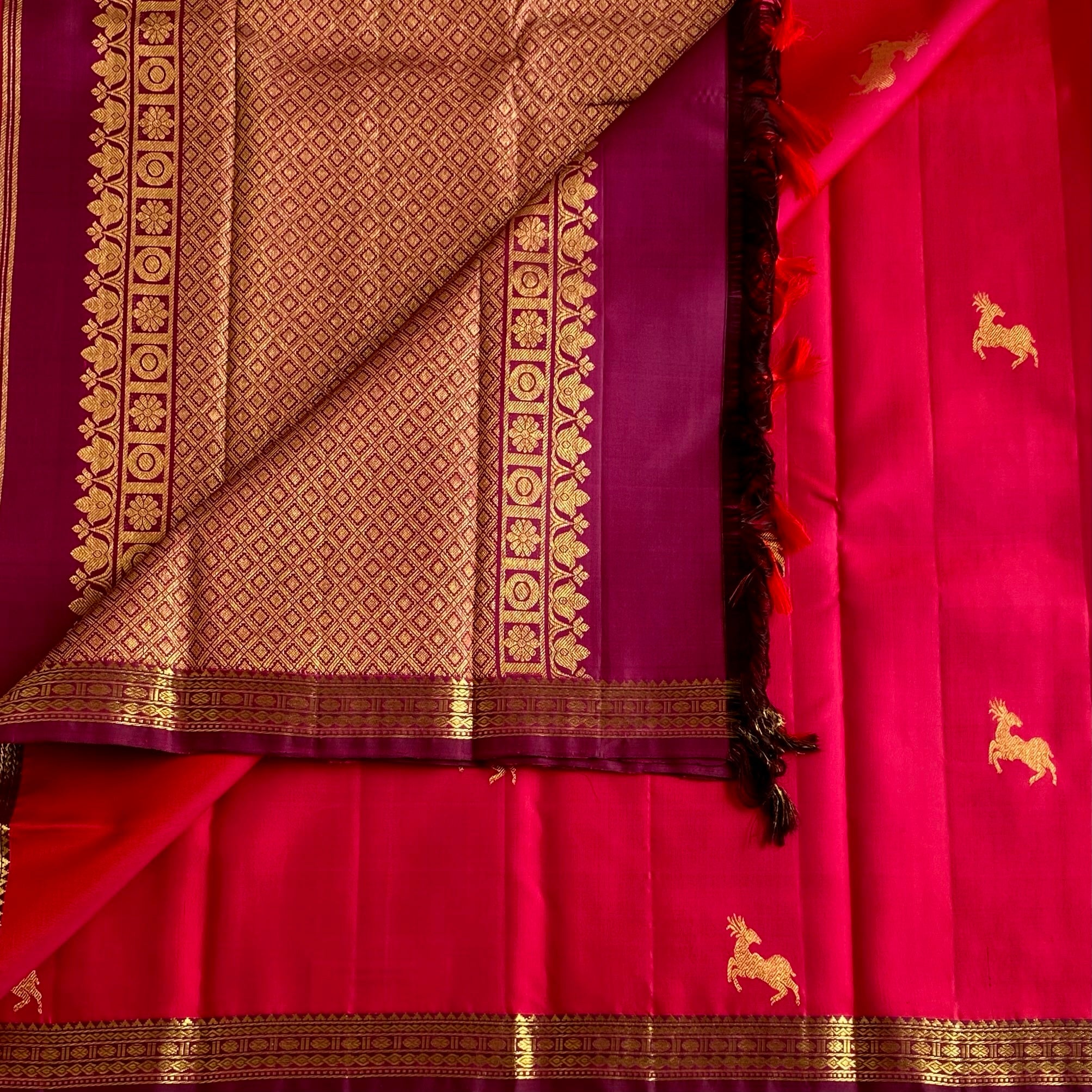 Kanjeevaram Pure Zari Silk Kanakambari Reddish Pink Saree With Deep Wine Pallu