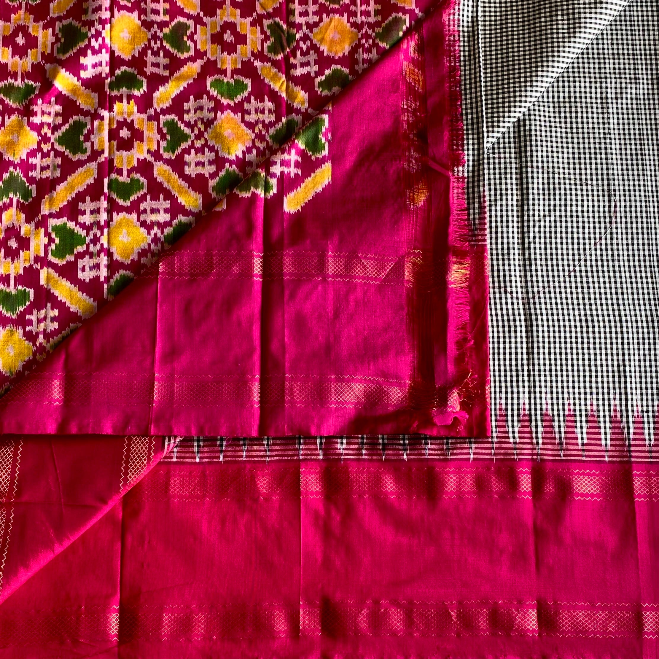 Micro Checkered Black Pure Ikkat Handloom Silk With Ikkat Woven Pallu & Blouse