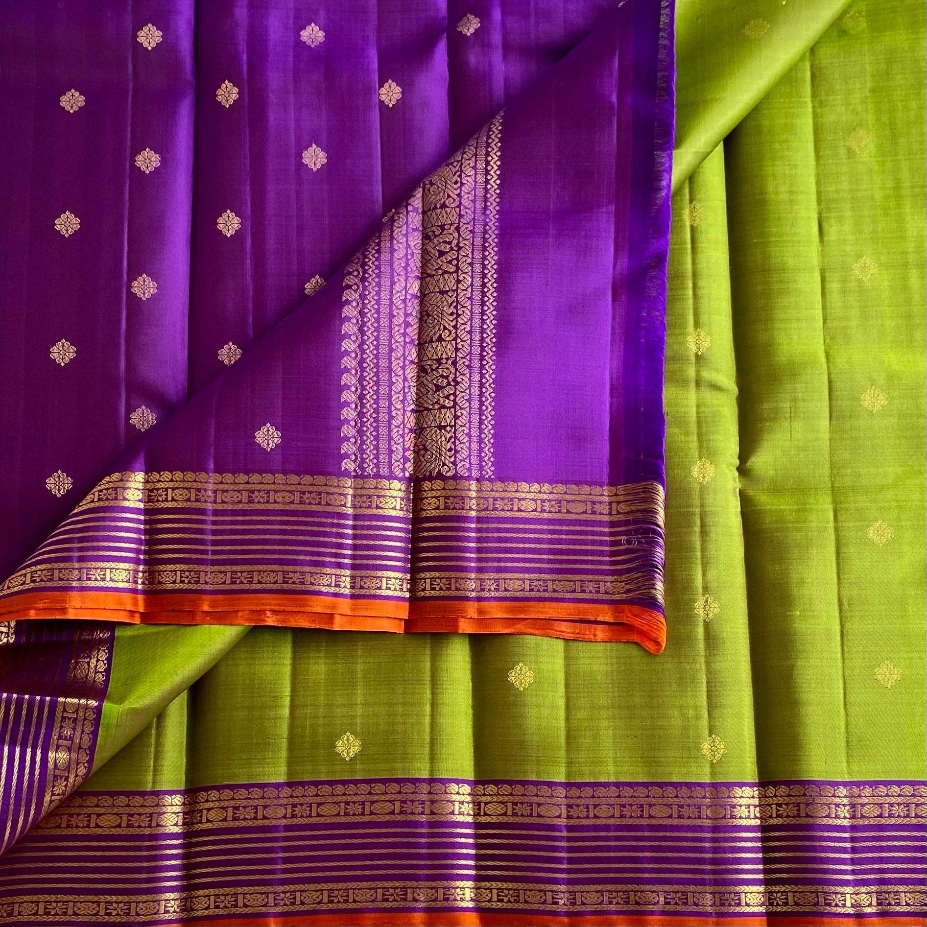 Leaf Green Kanjeevaram Pure Zari Silk Saree With Royal Purple Pallu