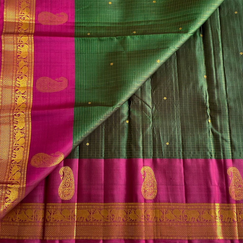 Emerald Green Kanjeevaram Pure Zari Silk Saree With Magenta Pallu