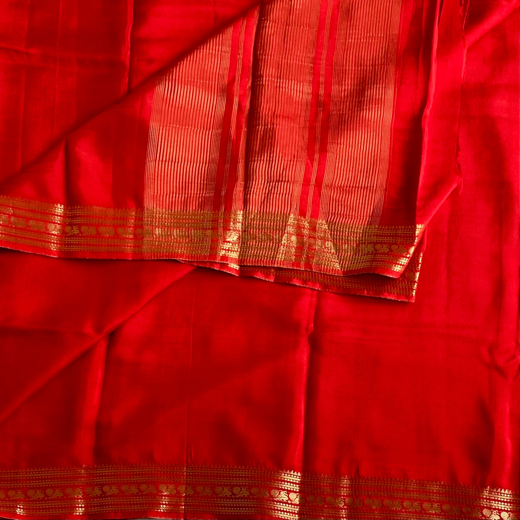 Scarlet Red Soft Crepe Silk Saree With Antique Gold Pallu And Border