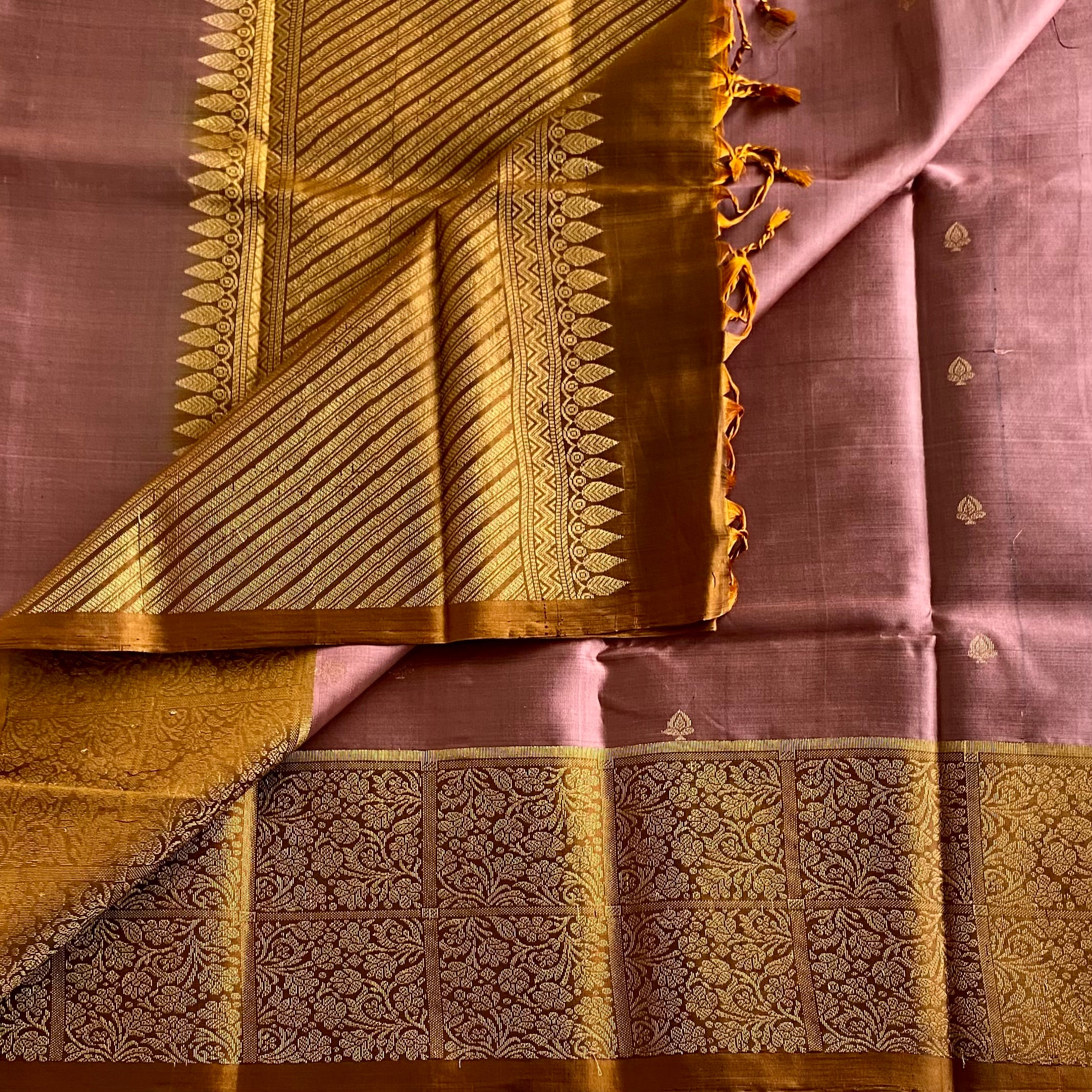 Dusky Mauve Designer Pure Silk Saree With Antique Gold Pallu
