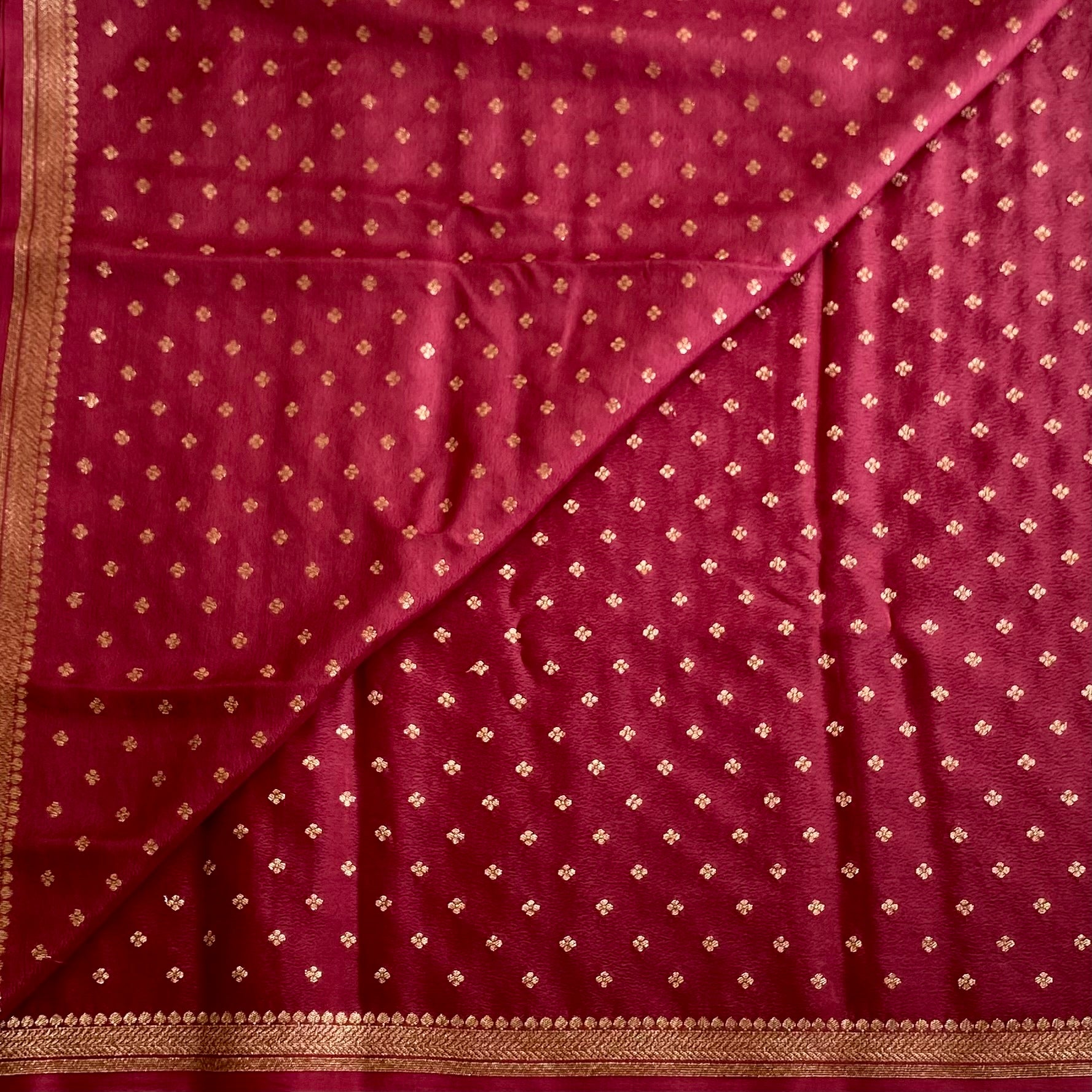 Deep Wine Maroon Banarasi Crepe Silk Saree With Metallic Gold Pallu
