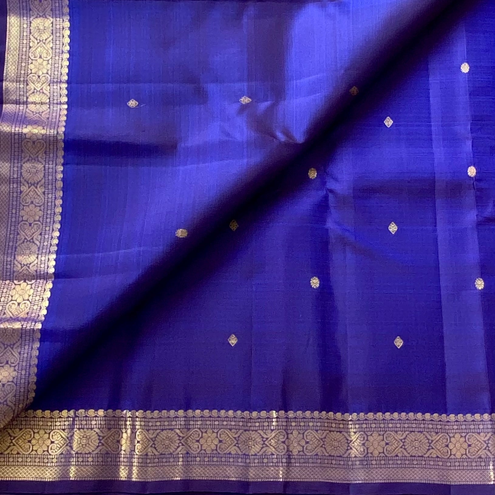 Dual shaded Indigo bluish purple Handwoven pure Kanjeevaram silk