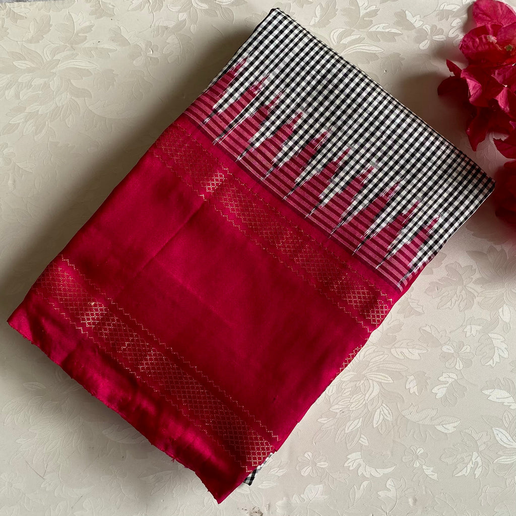 Micro Checkered Black Pure Ikkat Handloom Silk With Ikkat Woven Pallu & Blouse