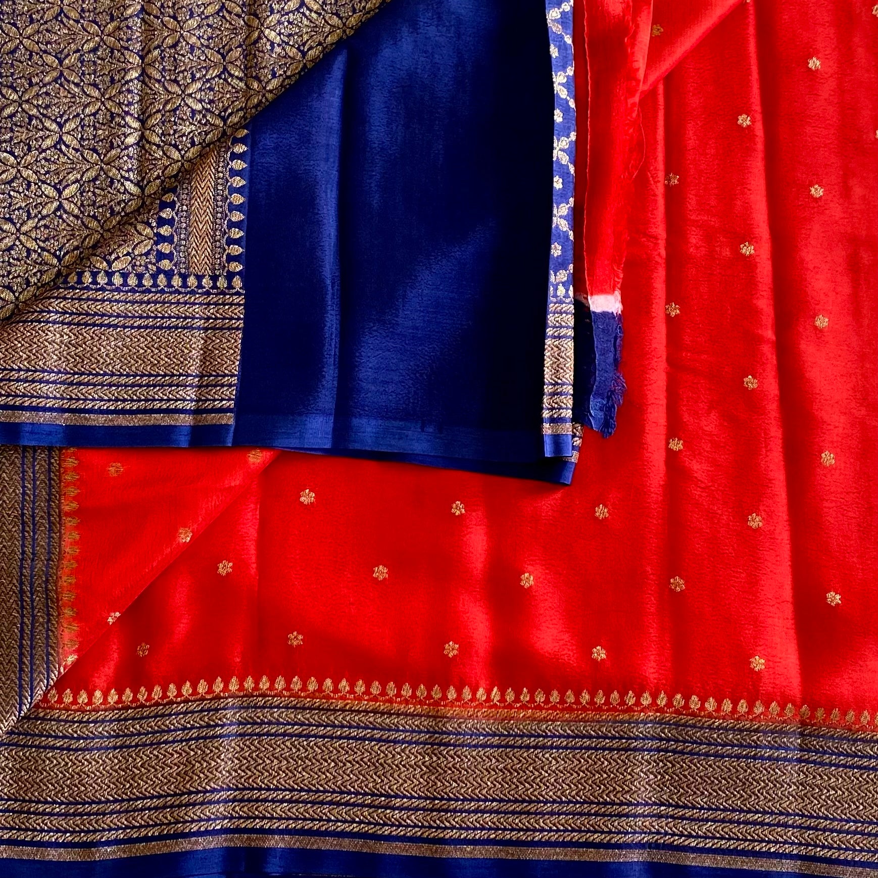 Scarlet Red Banarasi Crepe Silk Saree With Royal Blue Pallu