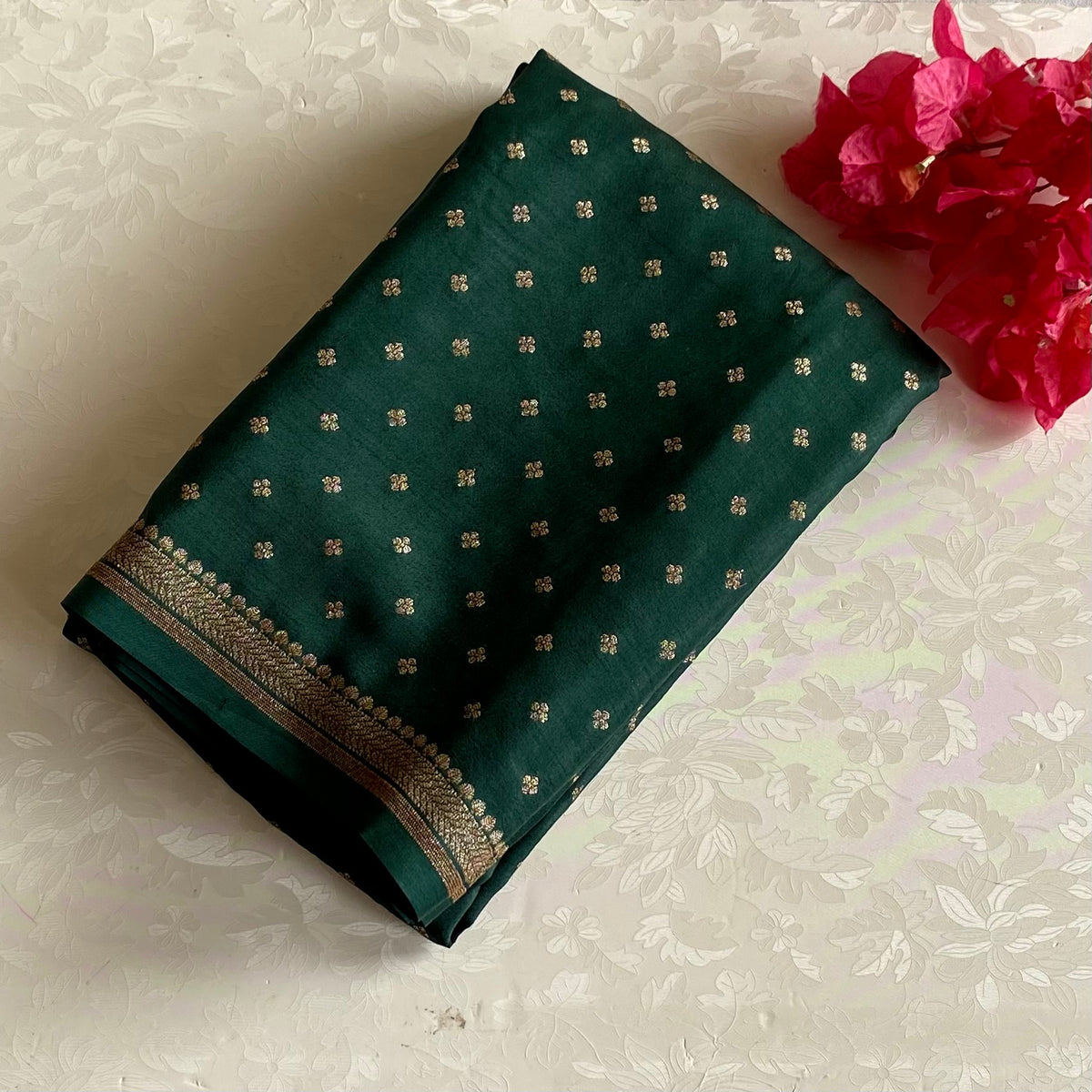 Emerald Green Banarasi Crepe Silk Saree With Antique Gold Brocade