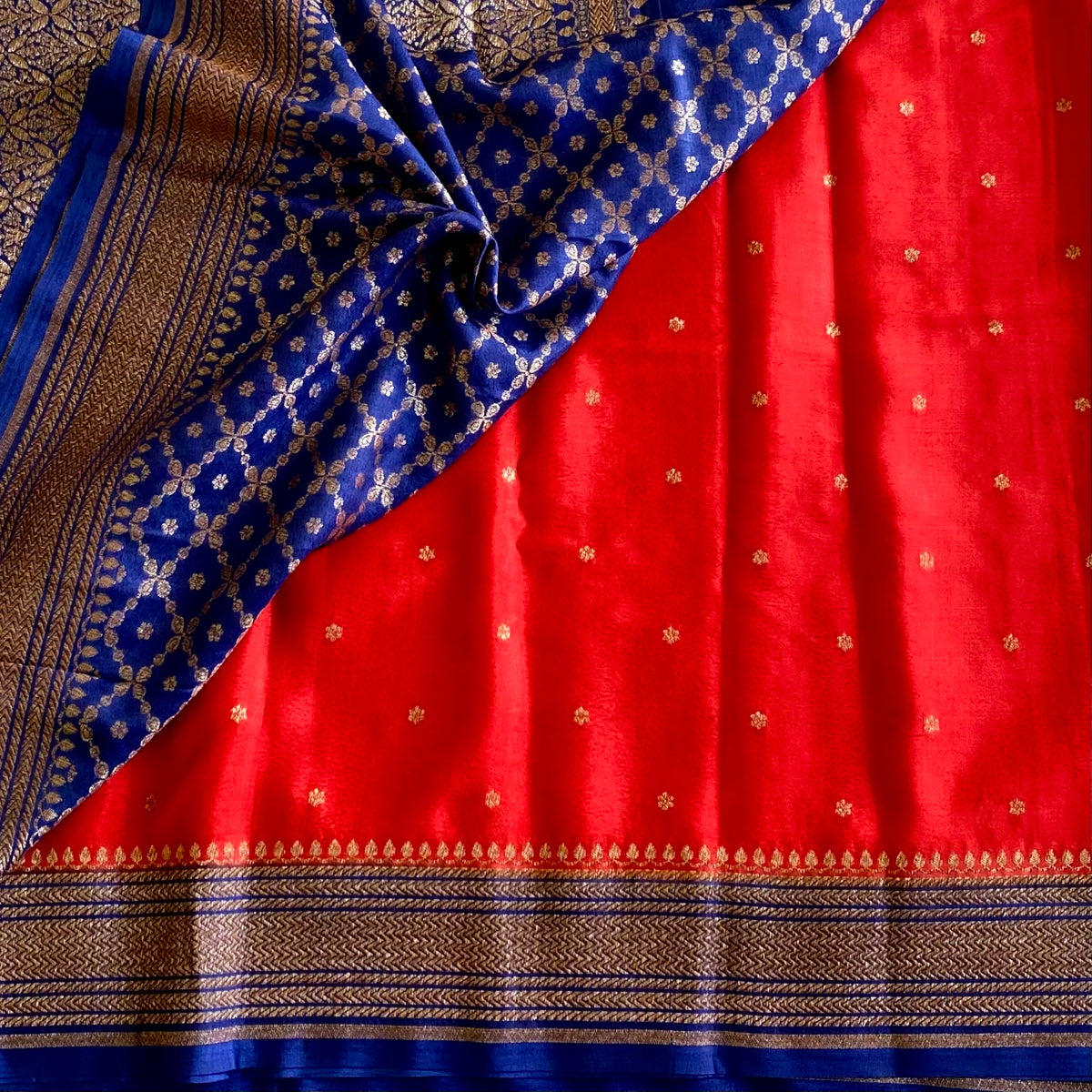 Scarlet Red Banarasi Crepe Silk Saree With Royal Blue Pallu