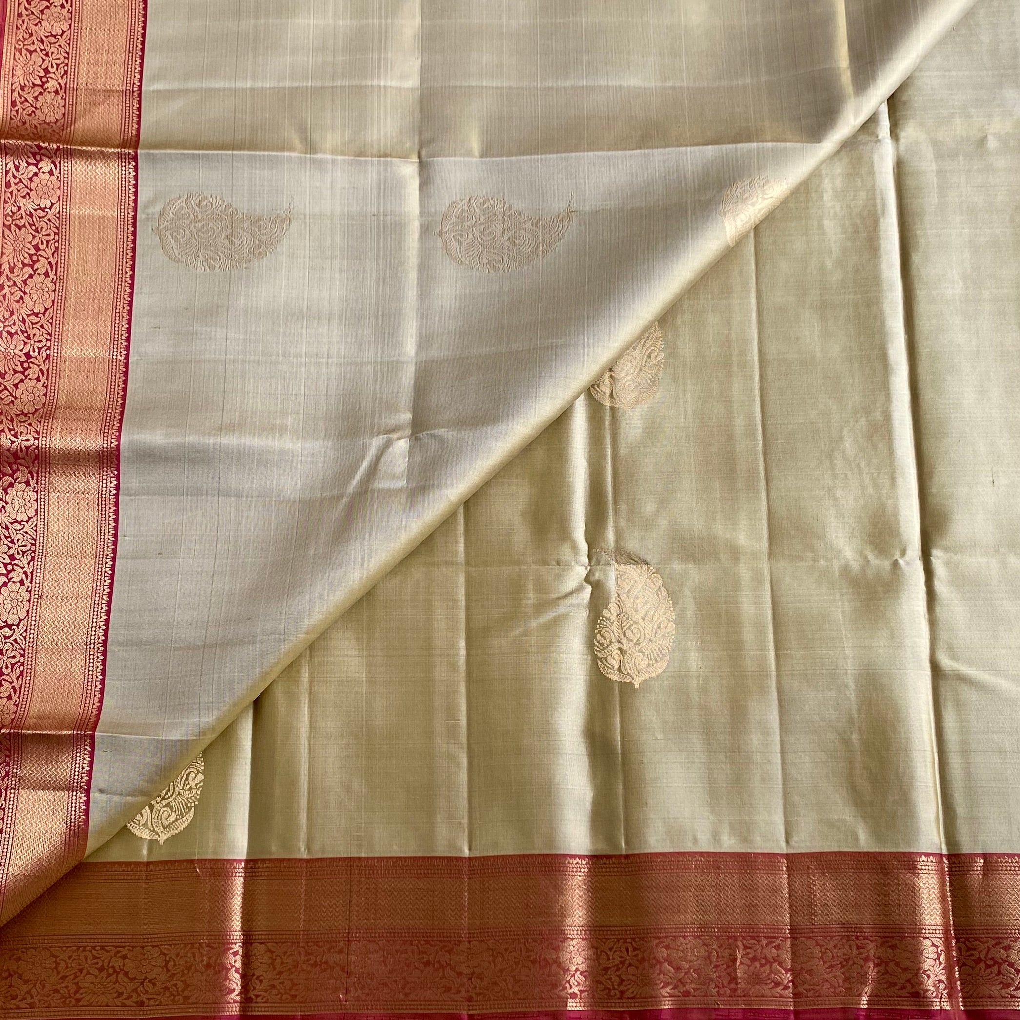 Golden Beige Designer Pure Silk Saree With Metallic Rose Magenta Pallu
