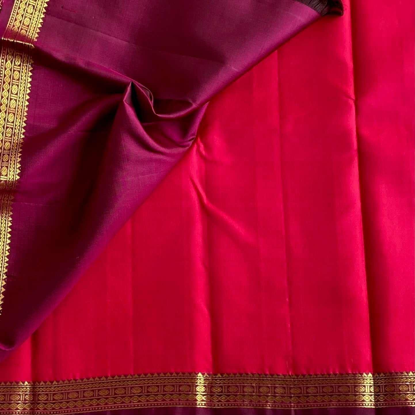 Kanjeevaram Pure Zari Silk Kanakambari Reddish Pink Saree With Deep Wine Pallu