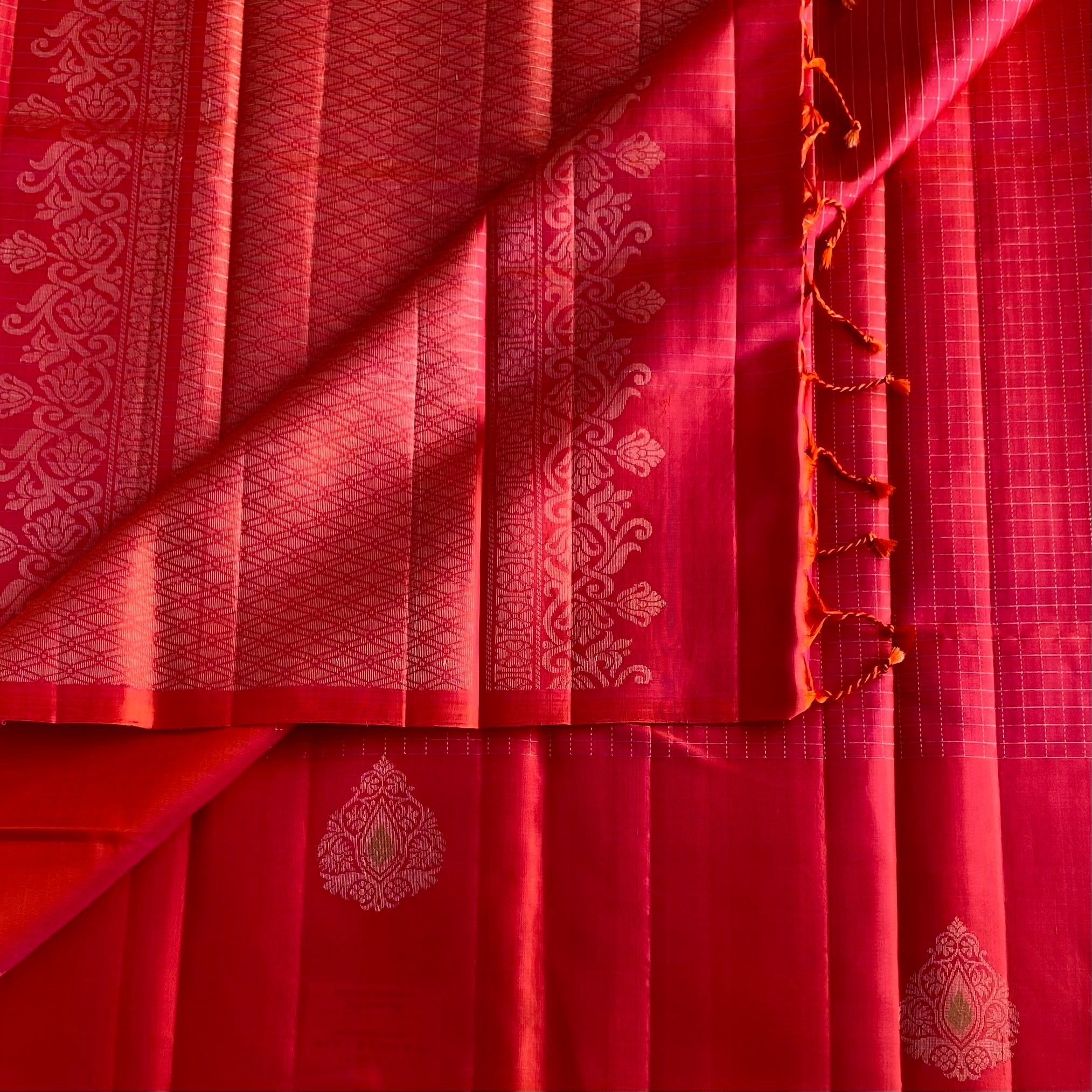 Kanakambari Pinkish Orange Designer Pure Silk Saree With Mango Orange Tassels