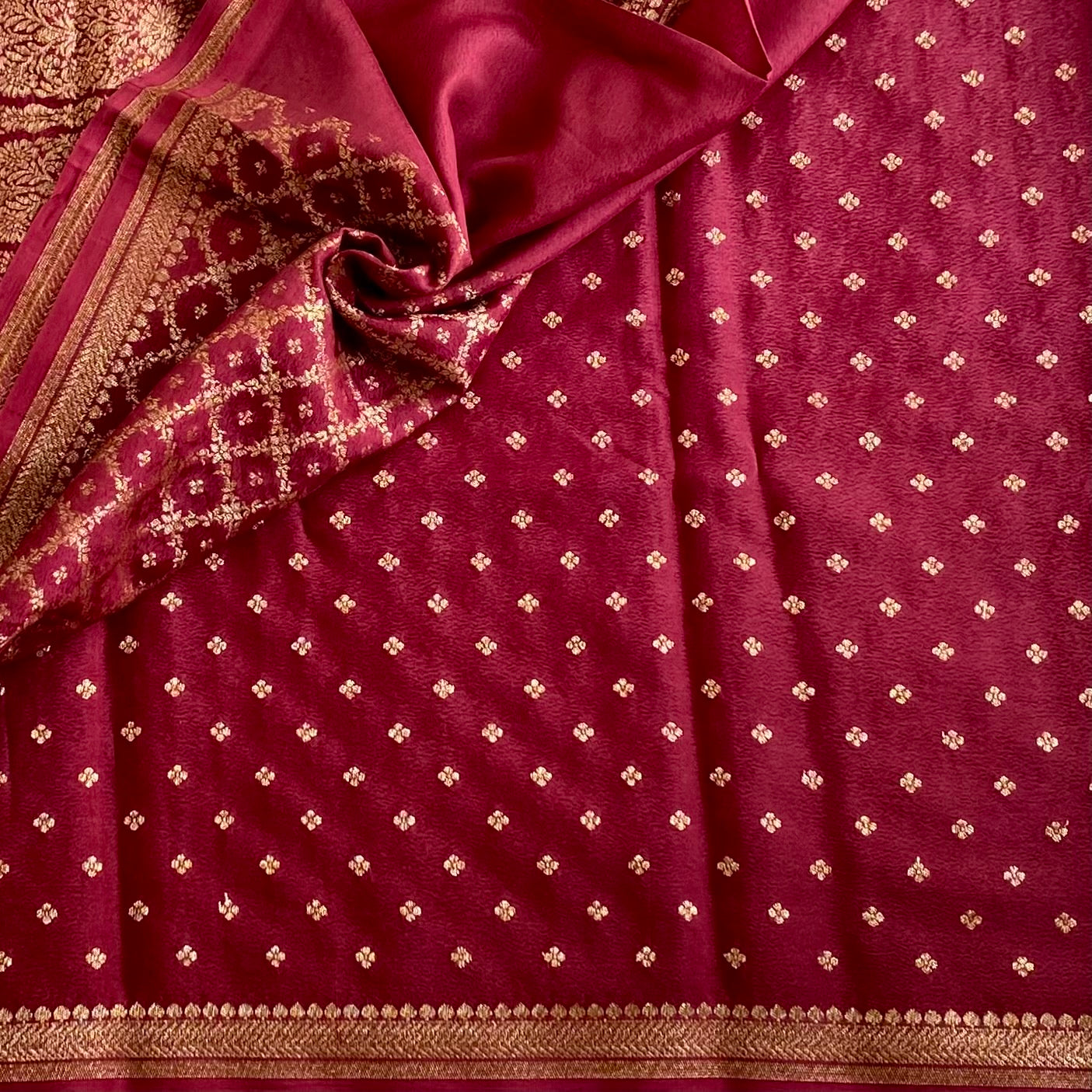 Deep Wine Maroon Banarasi Crepe Silk Saree With Metallic Gold Pallu