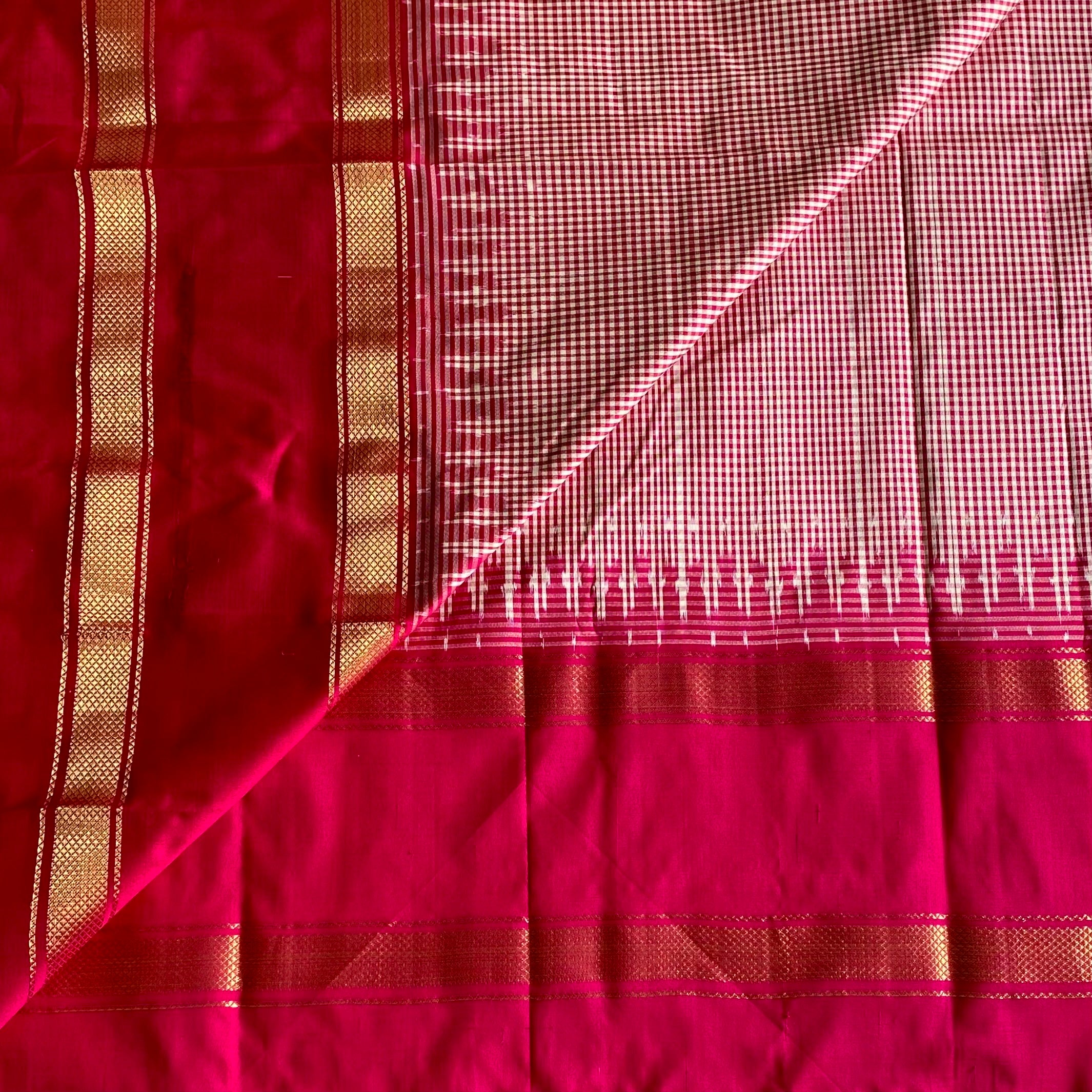 Micro Checkered Pink Pure Ikkat Handloom Silk With Ikkat Woven Pallu & Blouse
