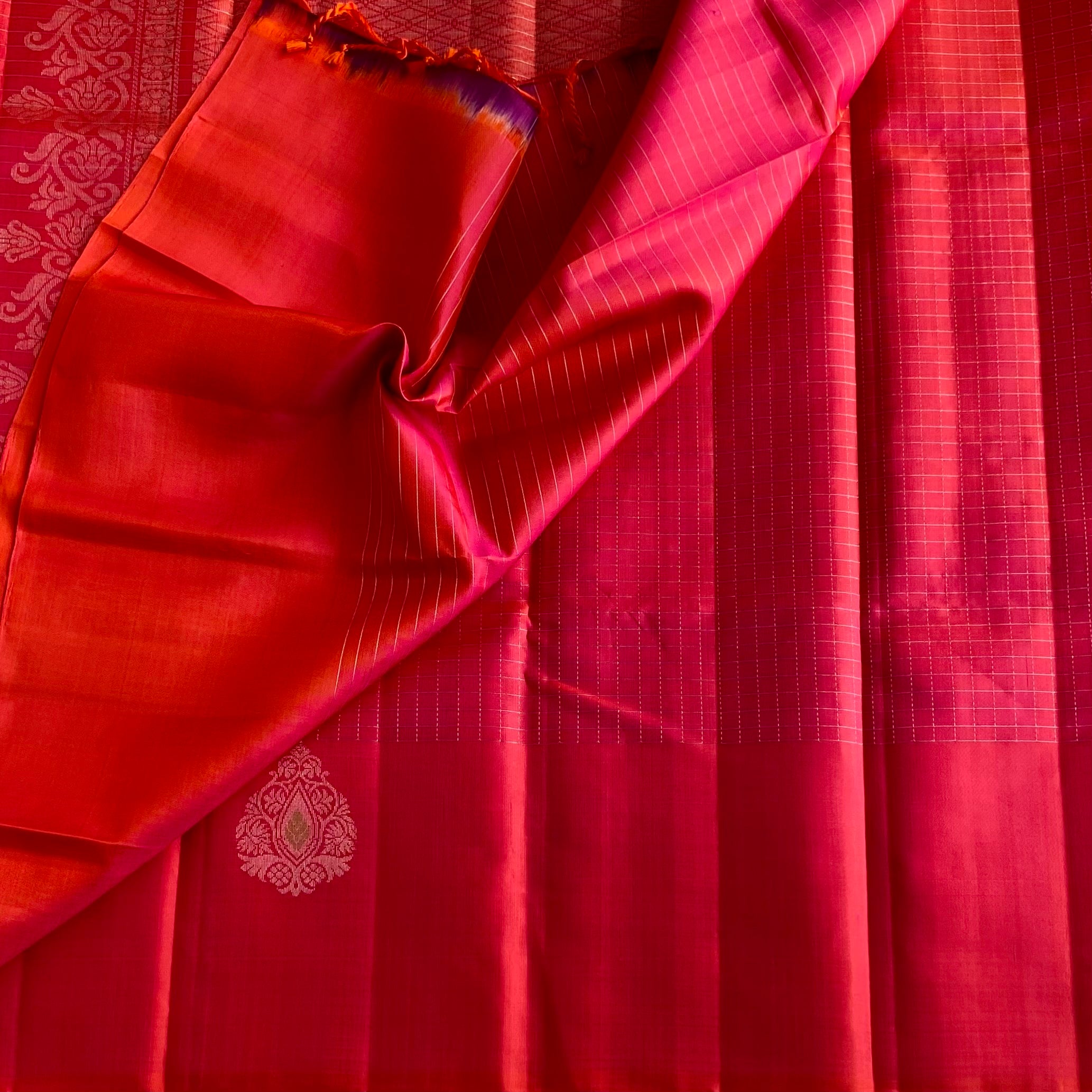 Kanakambari Pinkish Orange Designer Pure Silk Saree With Mango Orange Tassels