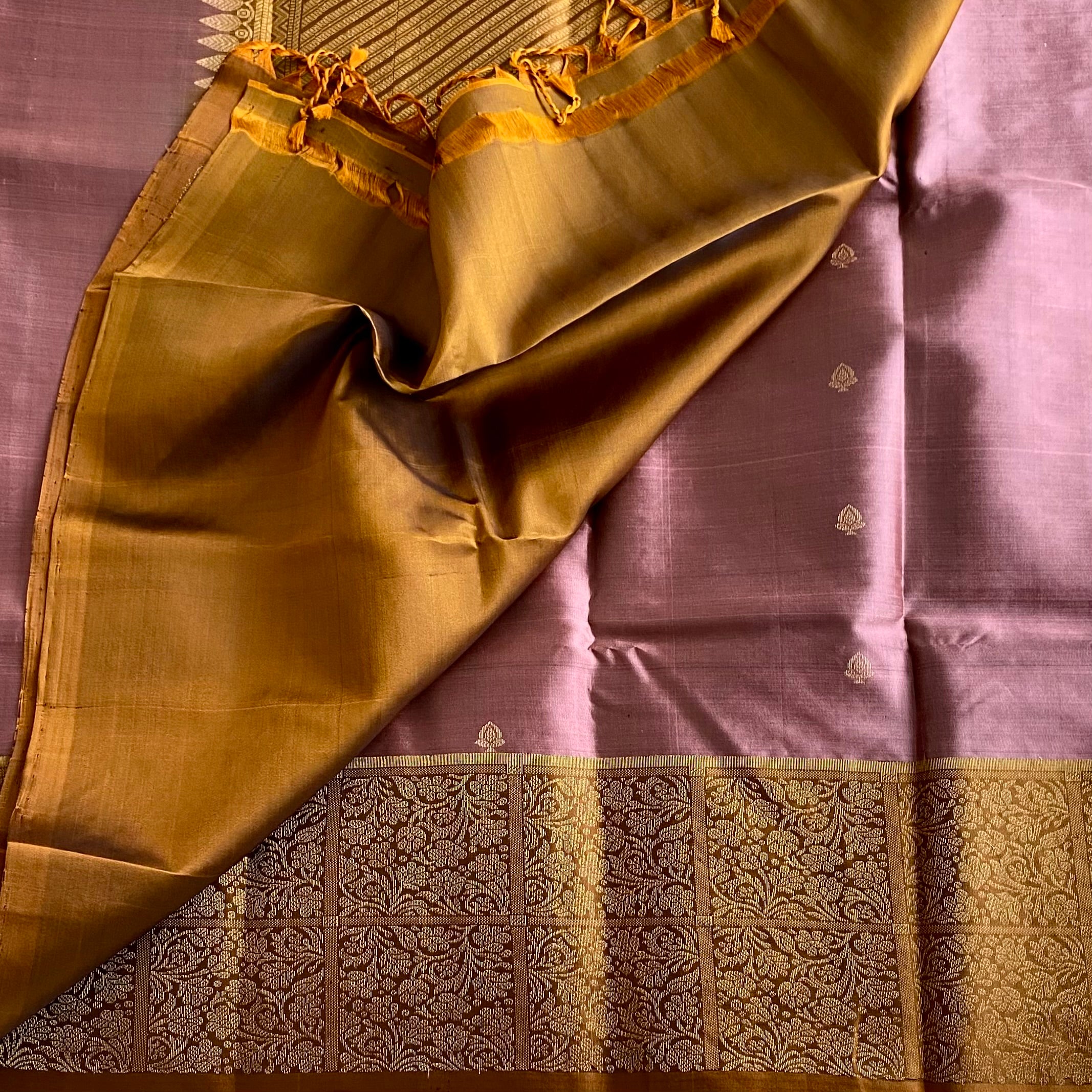 Dusky Mauve Designer Pure Silk Saree With Antique Gold Pallu