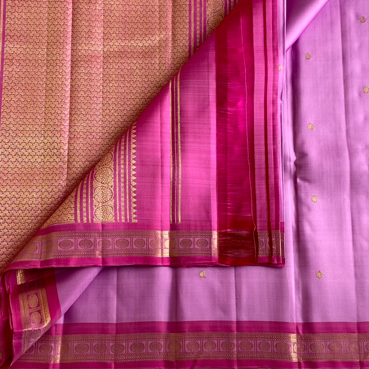 Lilac Dreamy Kanjeevaram Pure Zari Silk Saree With Rani Pink Pallu