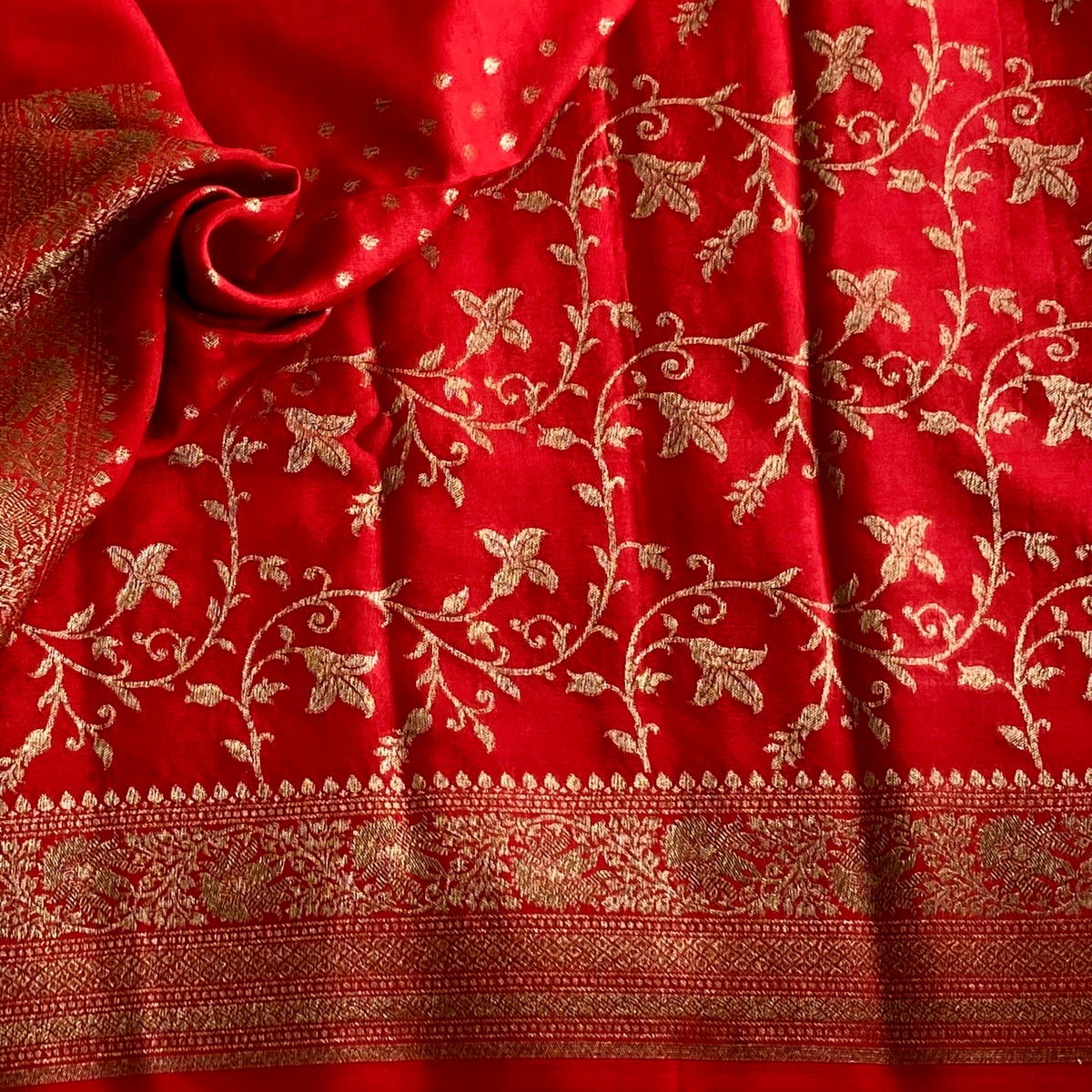 Crimson Red Banarasi Crepe Silk Saree With Metallic Gold Brocade