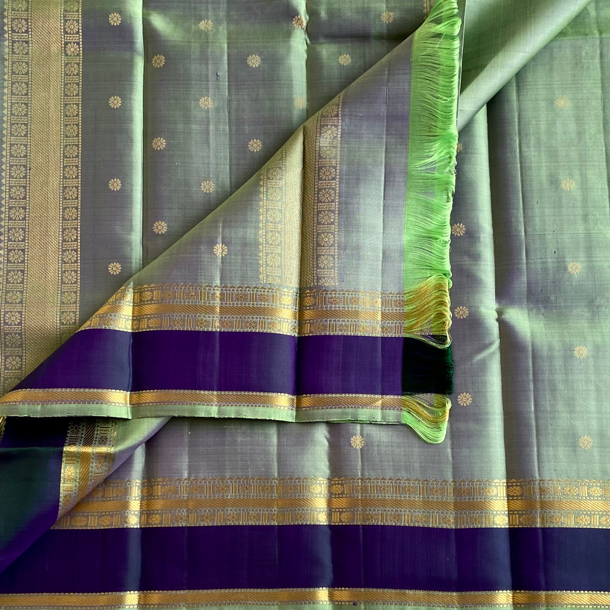Stunner Metallic Teal Blue Kanjeevaram Pure Zari Silk Saree With Deep Blue Border