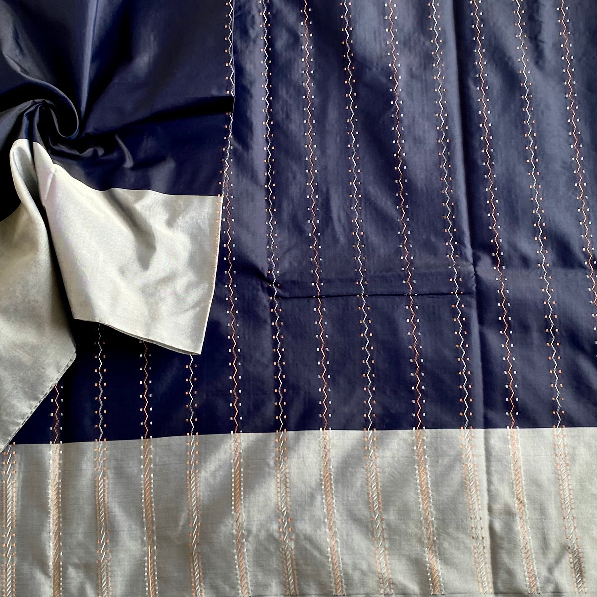 Midnight Navy Soft Mixed Silk Saree With Silver Gray Pallu