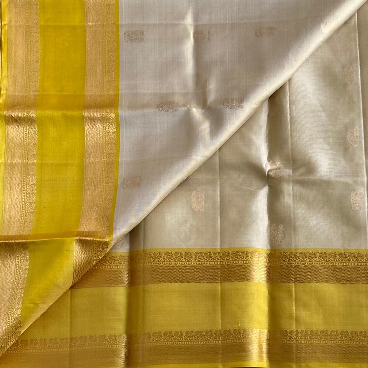 Champagne Ivory Beige Designer Pure Silk With Mustard Yellow Pallu Zari Border