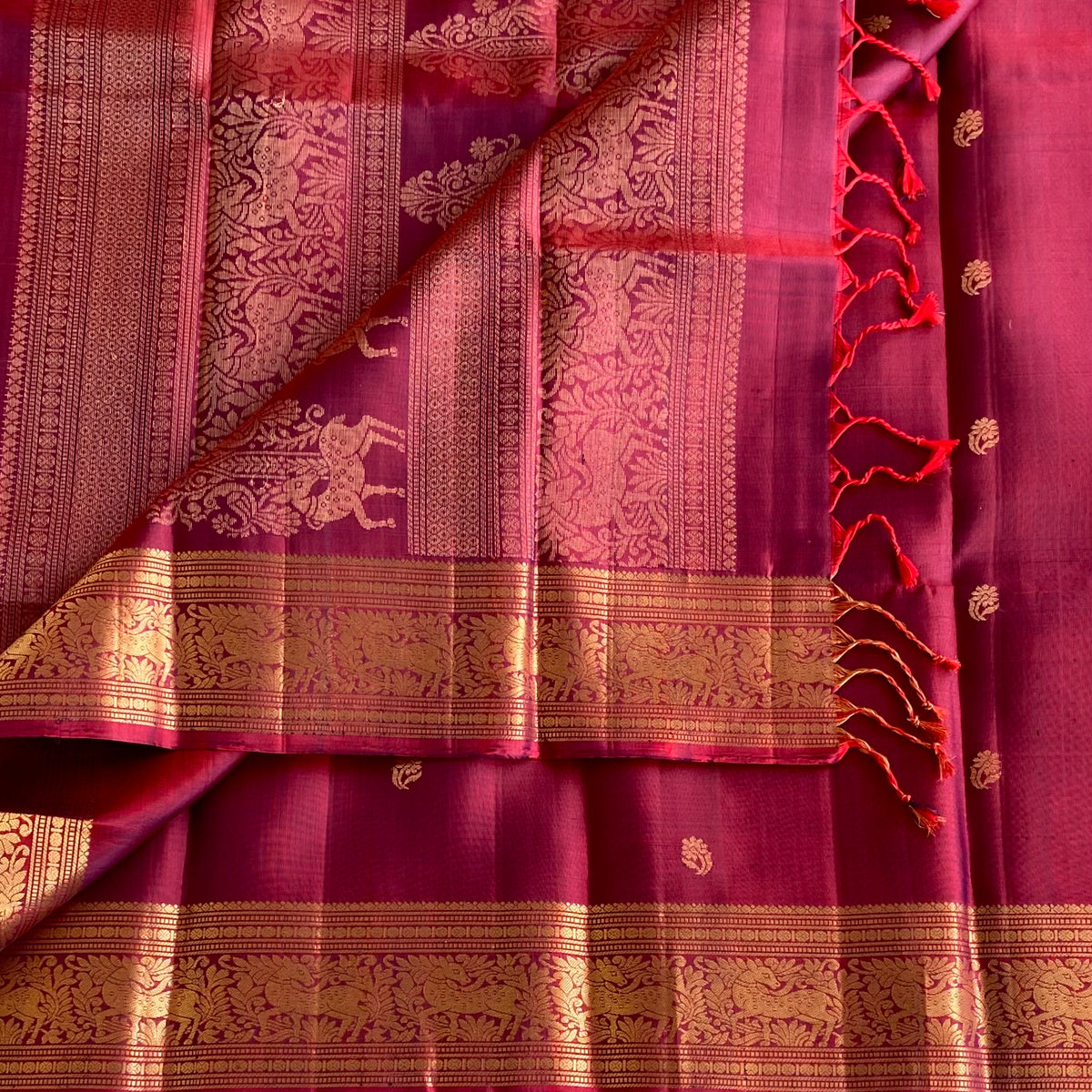 Dual Shaded Rustic Maroon Designer Pure Silk Saree With Antique Gold Pallu