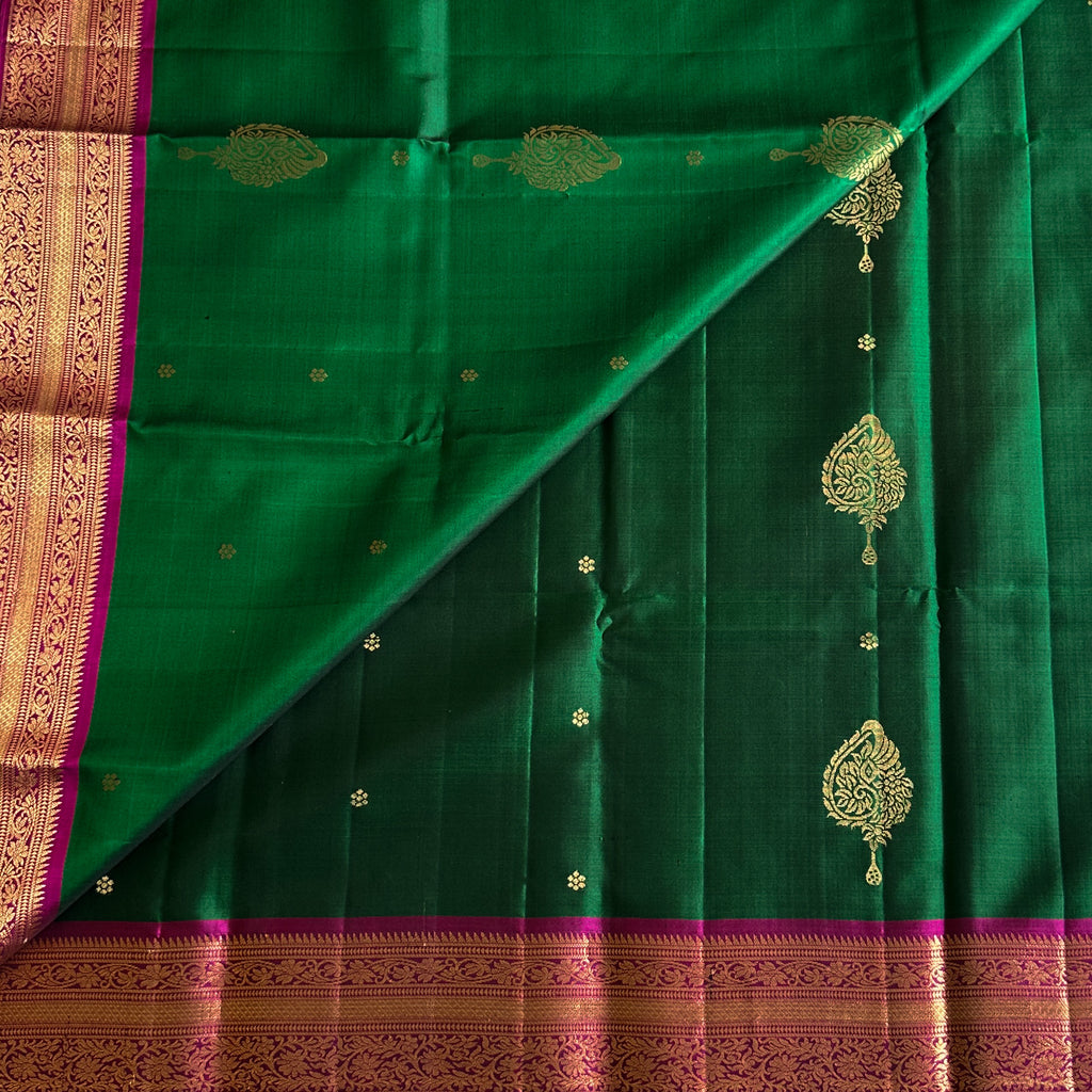 Emerald Green Silk Saree Magenta Pallu Gold Zari Paisley Border