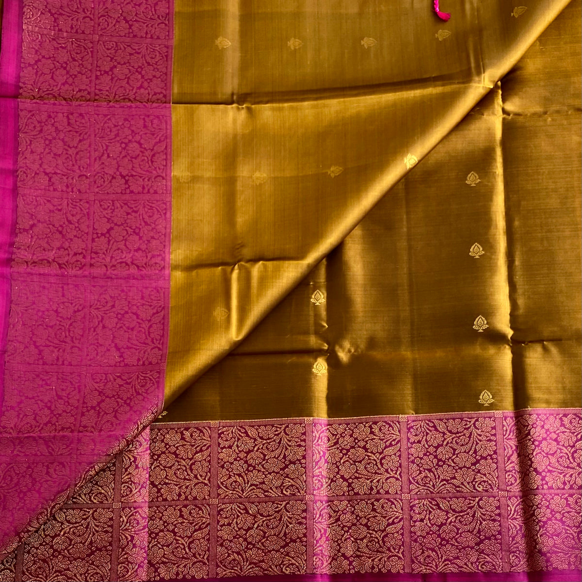 Antique Mehandi Green Designer Pure Silk Saree With Rani Pink Pallu