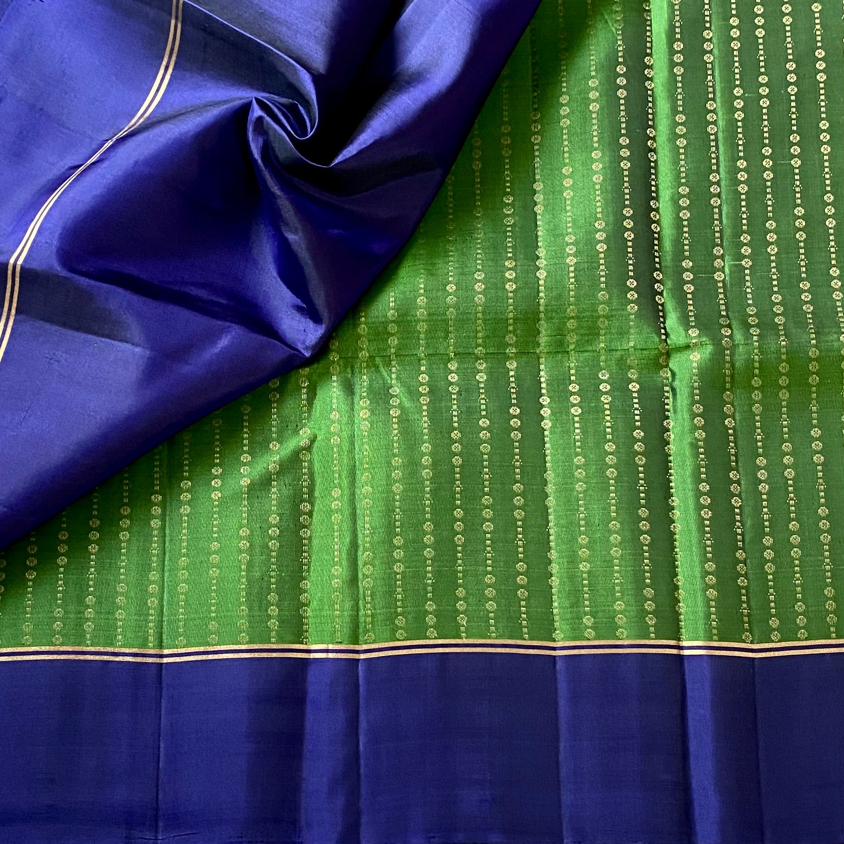 Green Saree Royal Blue Pallu Gold Zari Elegant Traditional Woven