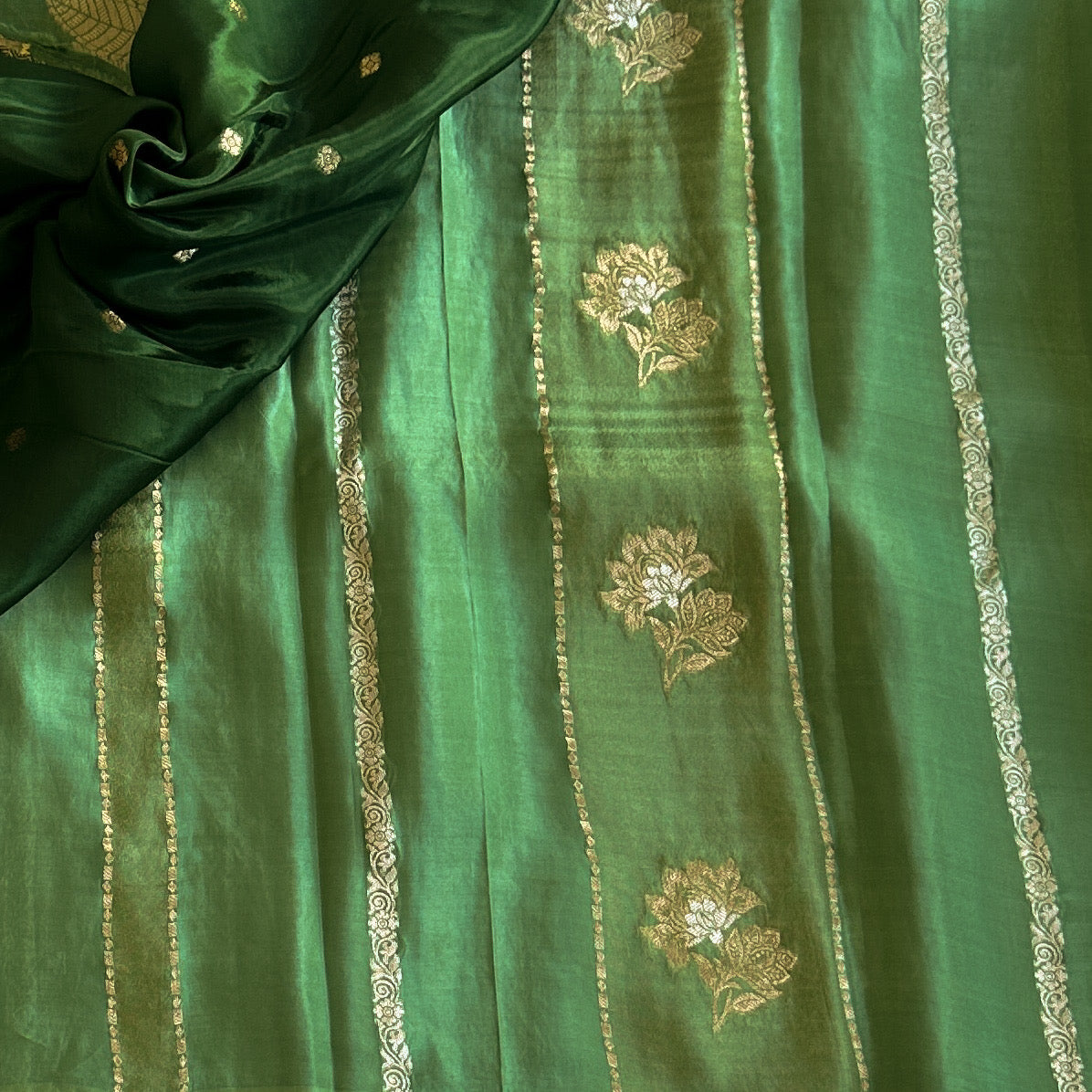 Emerald Green Silk Saree Gold Brocade Leaf Motif Floral Border