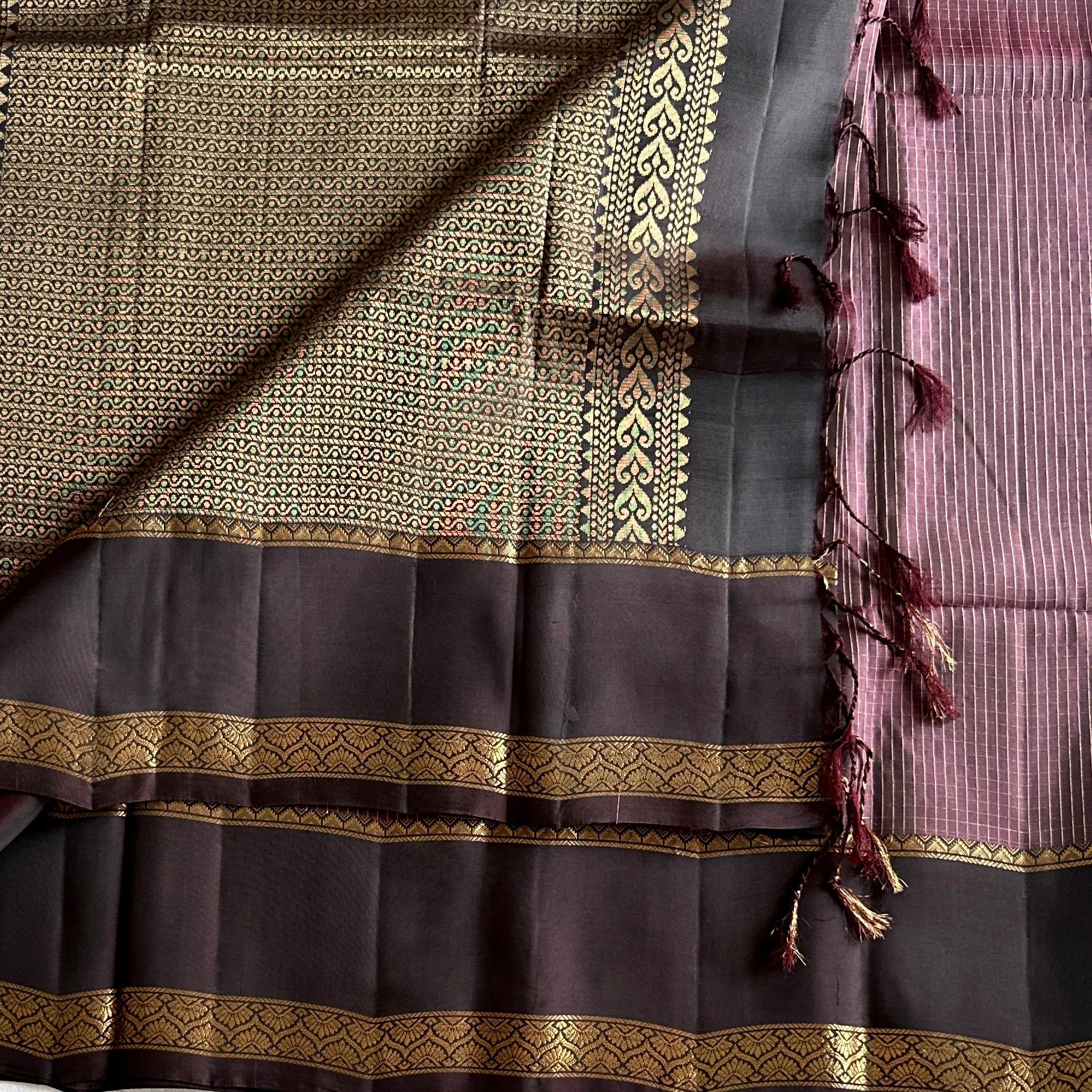 Plum Gold Zari Leaf Border Saree Striped Pallu Traditional Wear
