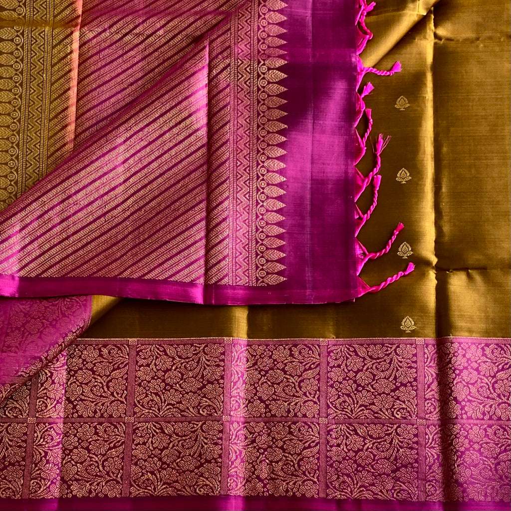 Antique Mehandi Green Designer Pure Silk Saree With Rani Pink Pallu
