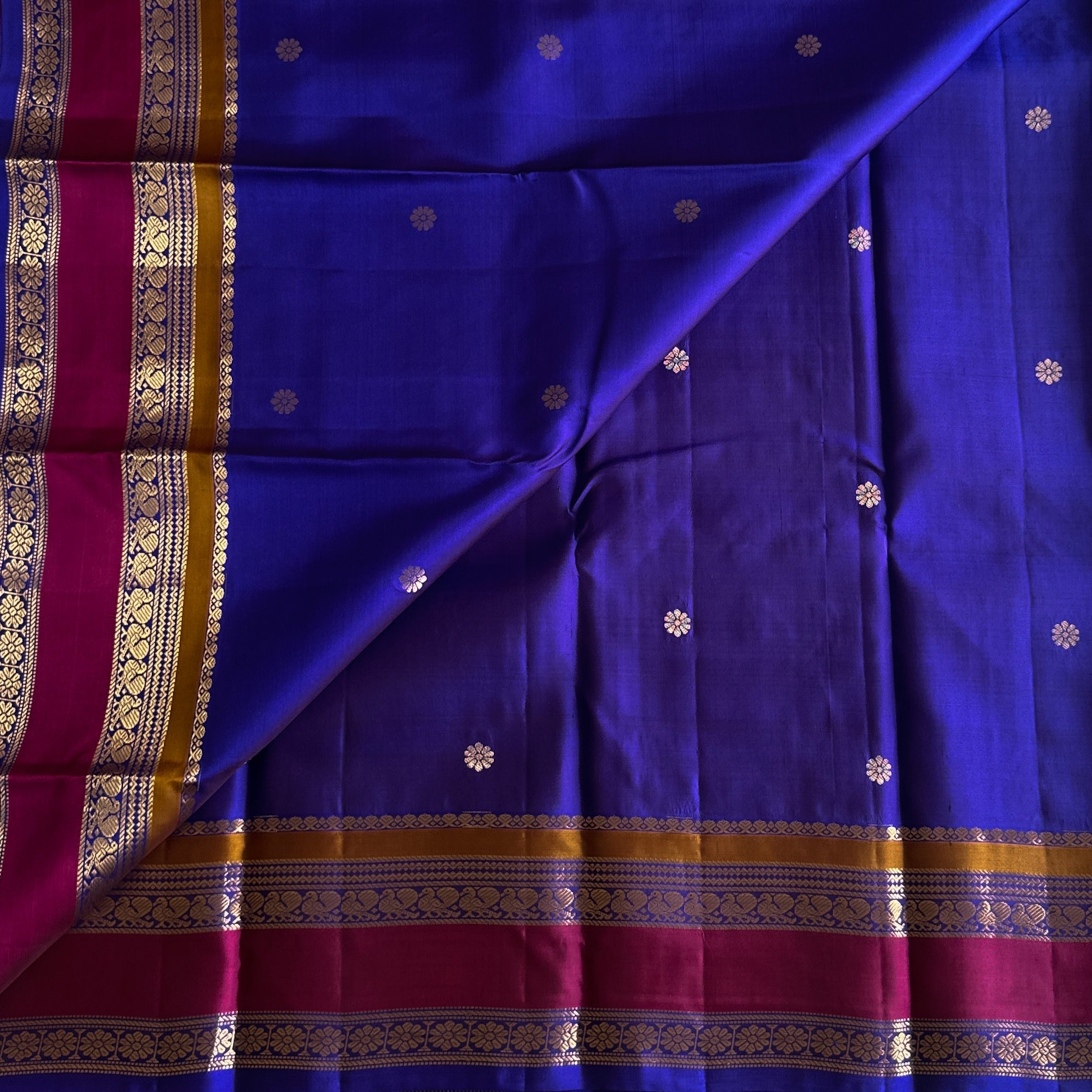 Royal Blue Magenta Kanjeevaram Beauty with Traditional Rich Pallu