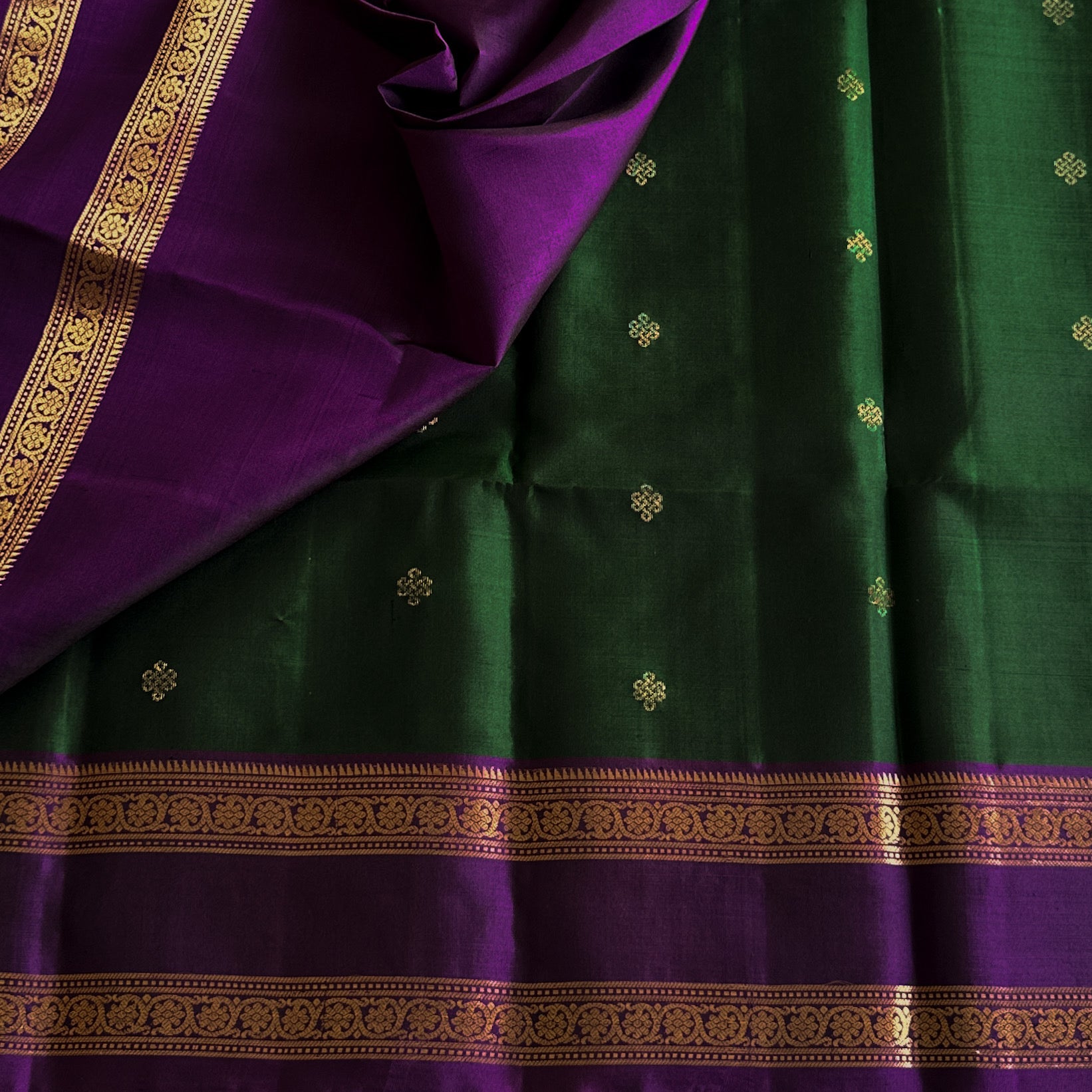 Elegant Emerald Green Purple Pallu Gold Zari Traditional Woven Saree