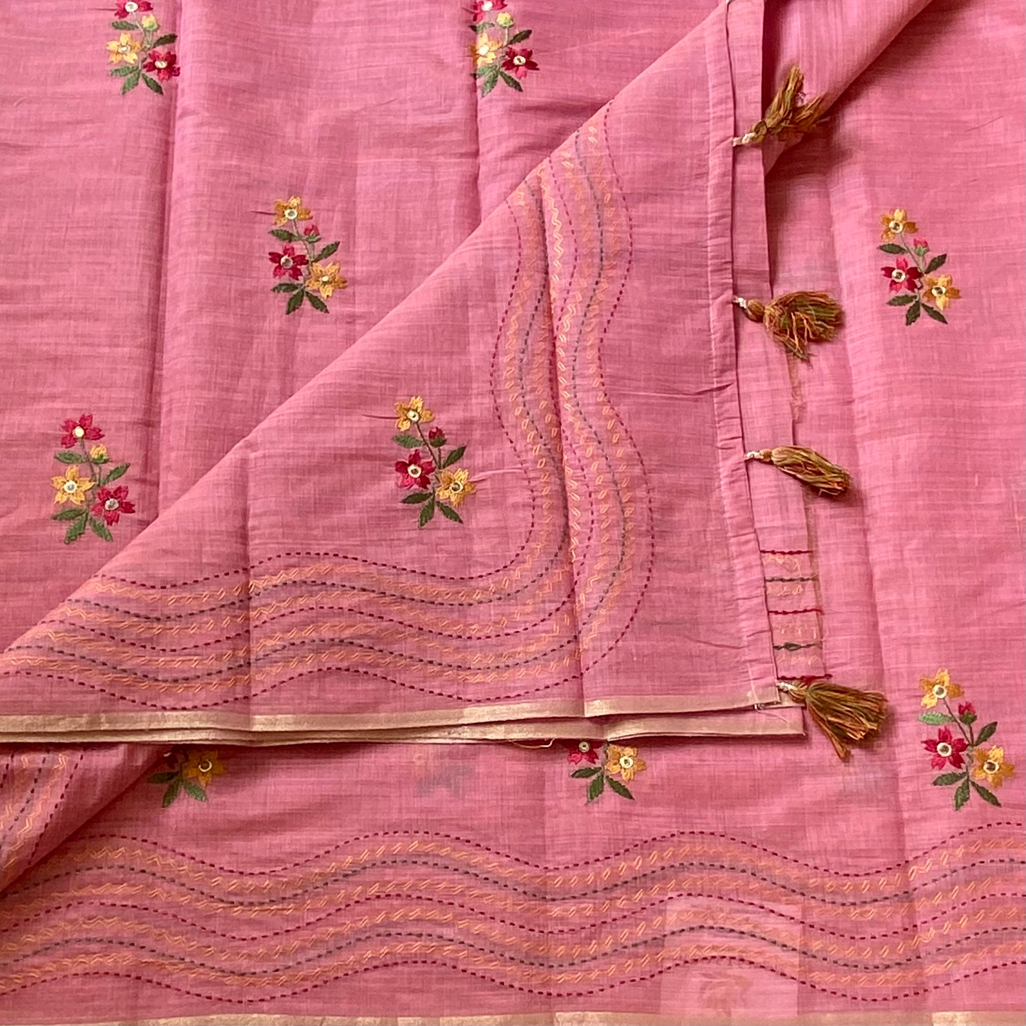 Dusty Rose Floral Embroidered Saree With Gold Border And Tassels