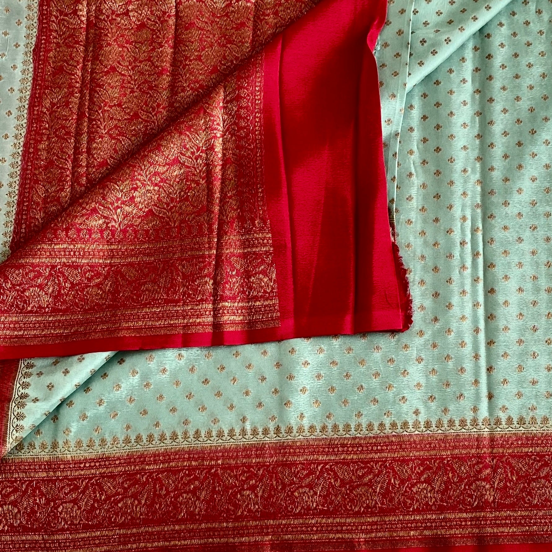 Mint Green Banarasi Crepe Silk Saree With Rani Pink Pallu