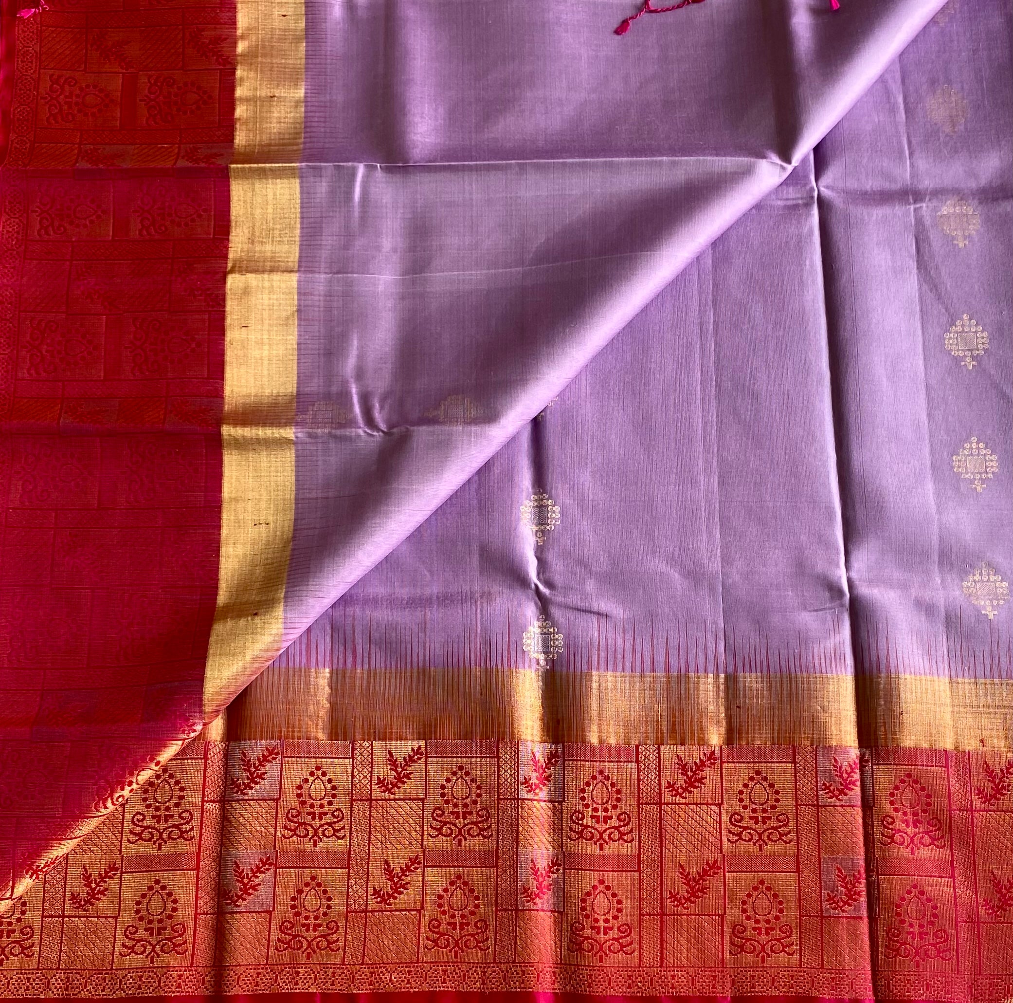 Lavender Magenta Saree Gold Brocade Floral Pallu Perfect For Weddings