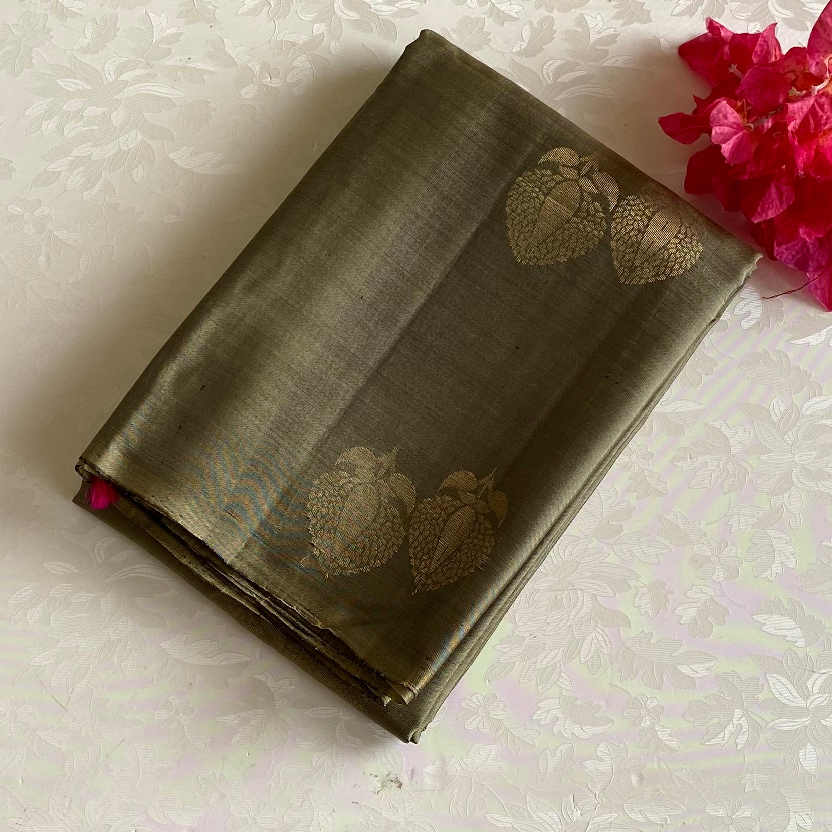 Metallic Sage Green Designer Pure Silk Saree With Magenta Pallu