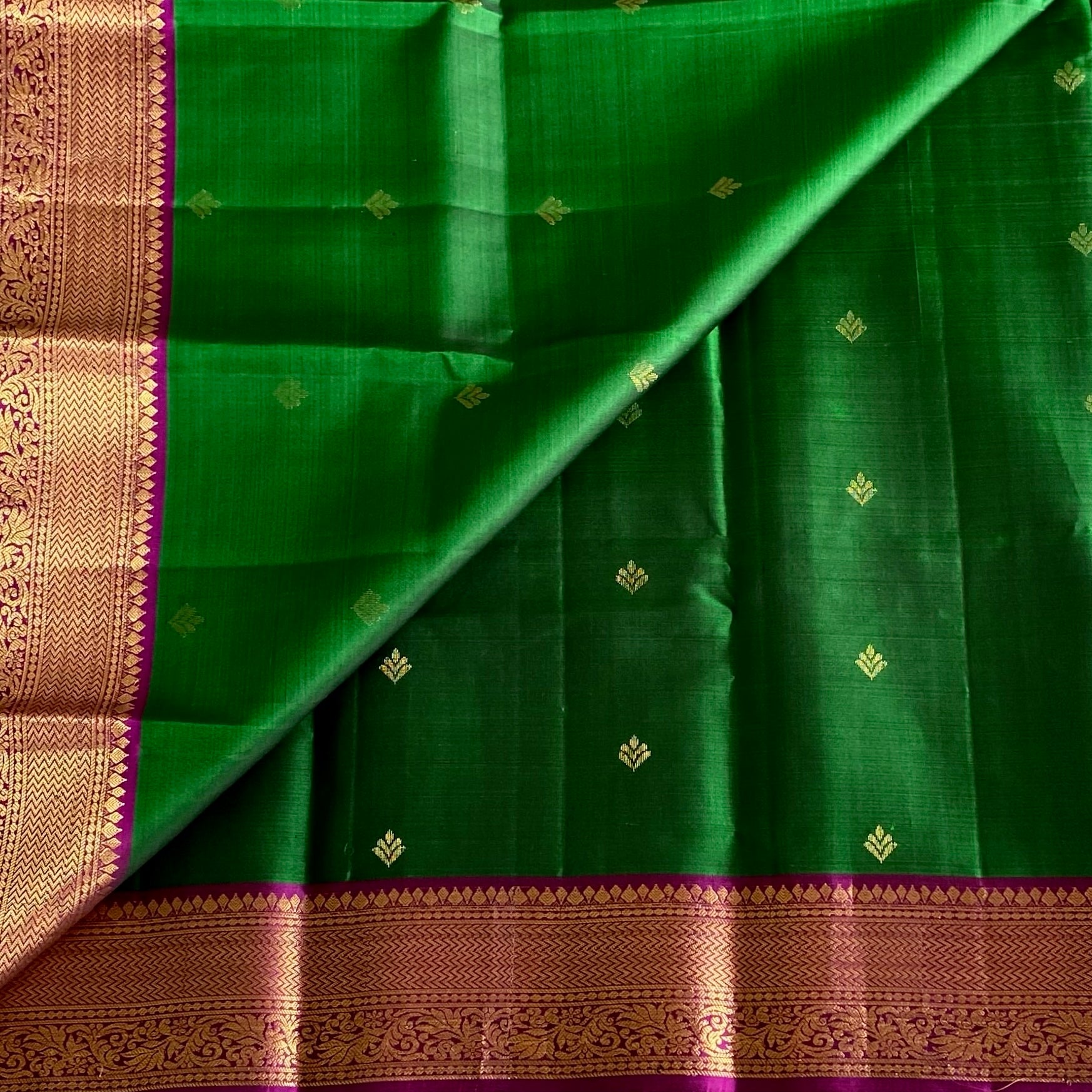 Emerald Green Designer Pure Silk Saree With Rani Pink Pallu