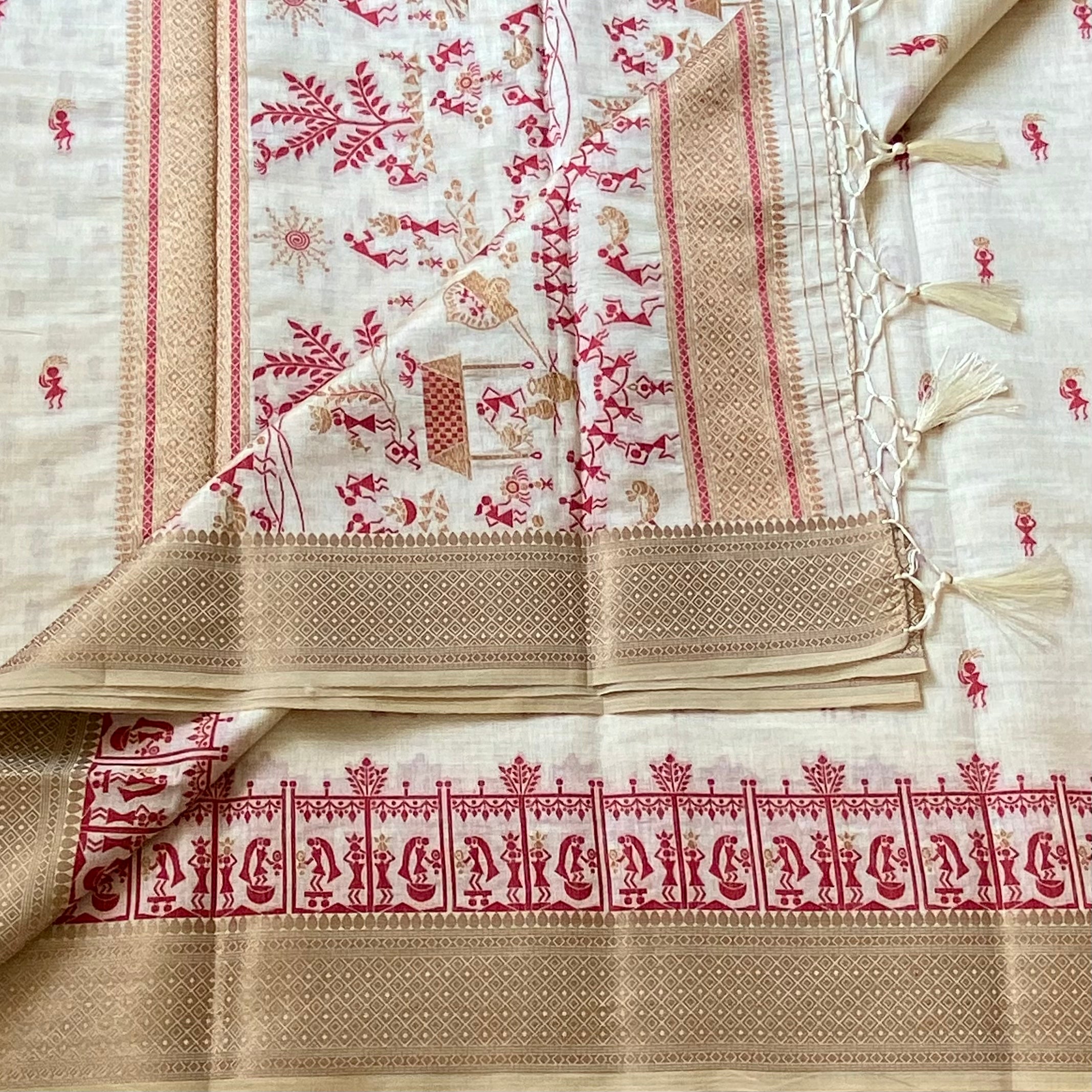 Ivory Maroon Folk Motif Saree With Gold Woven Border Tassel