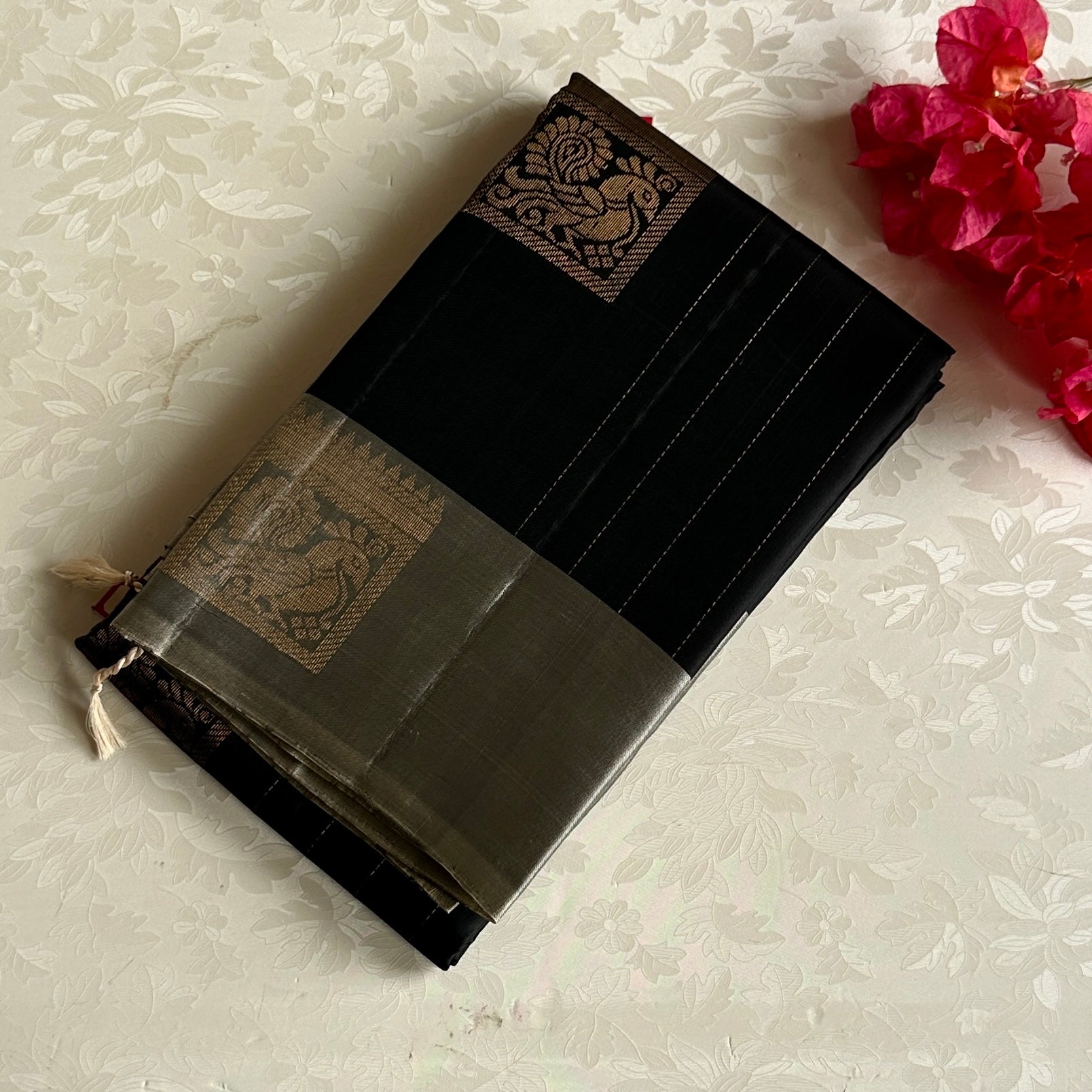 Olive Green Designer Pure Silk Saree With Jet Black Contrast Pallu