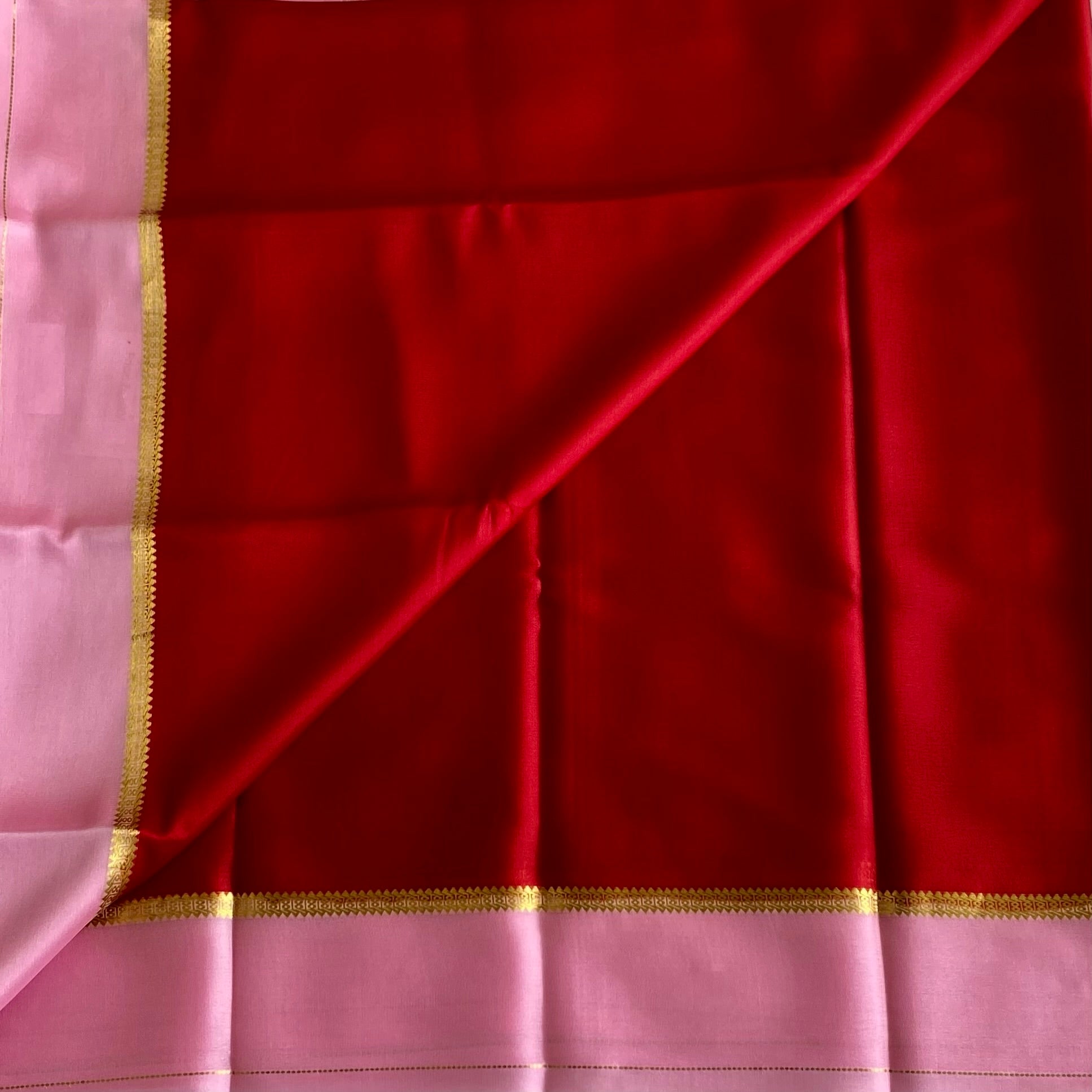 Crimson Red Lightweight Mysore Crepe Silk Saree With Pastel Pink Pallu