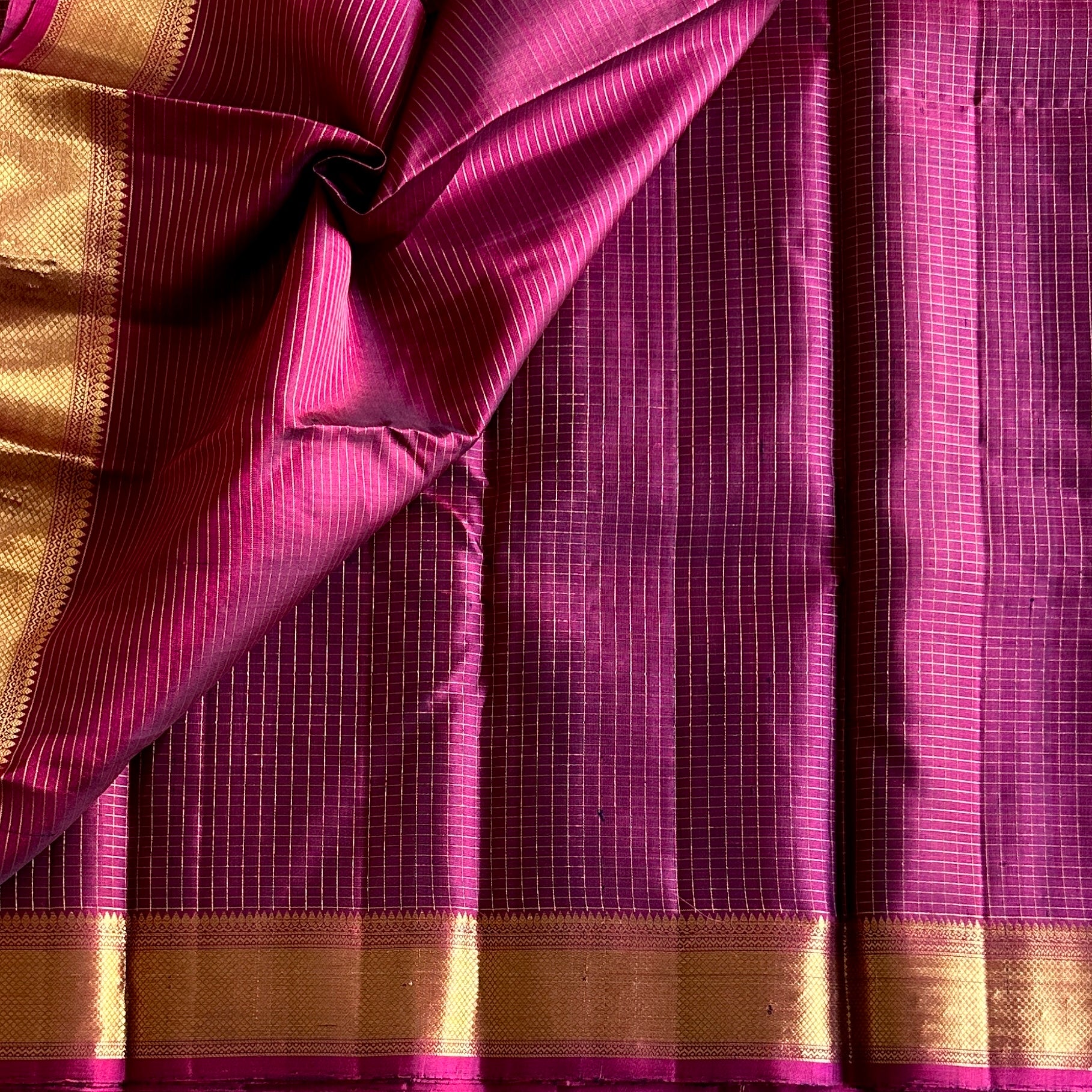 Magenta Silk Saree Gold Zari Checked Body Woven Border Pallu