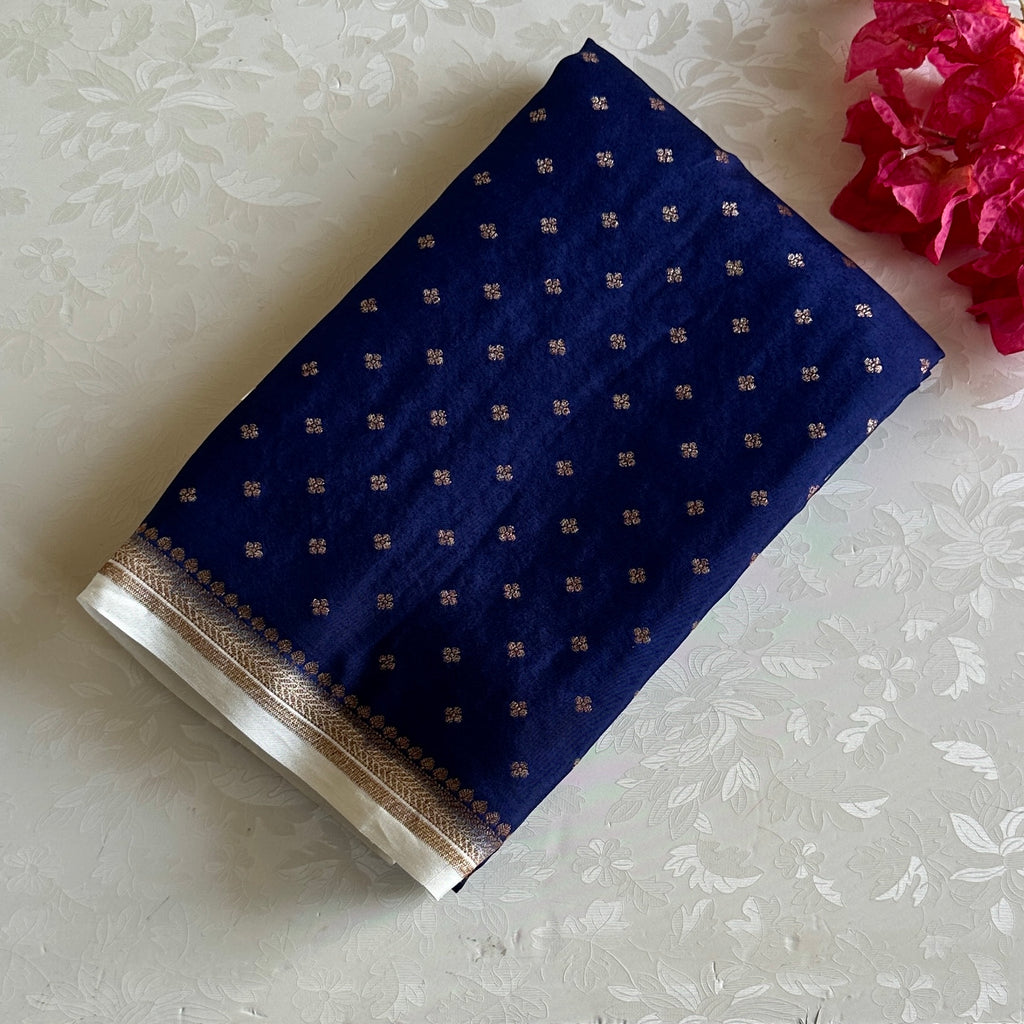 Banarasi Crepe Silk Ivory Saree With Navy Blue Contrast Pallu